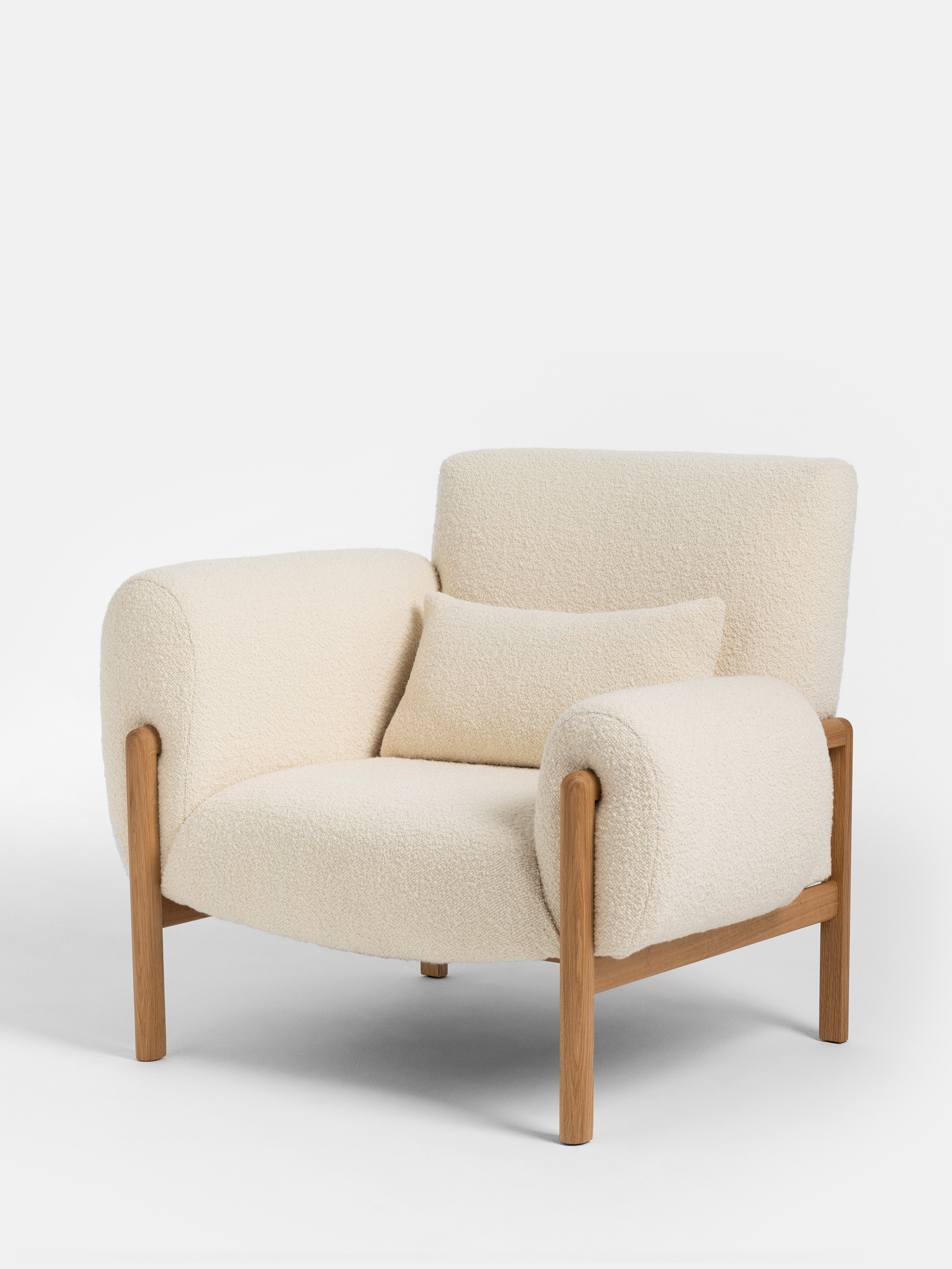 43692 Dd01221288 Left Bruno Armchair By Ilse Crawford And Oscar Pena For Scp 2 Psd93841 Portrait