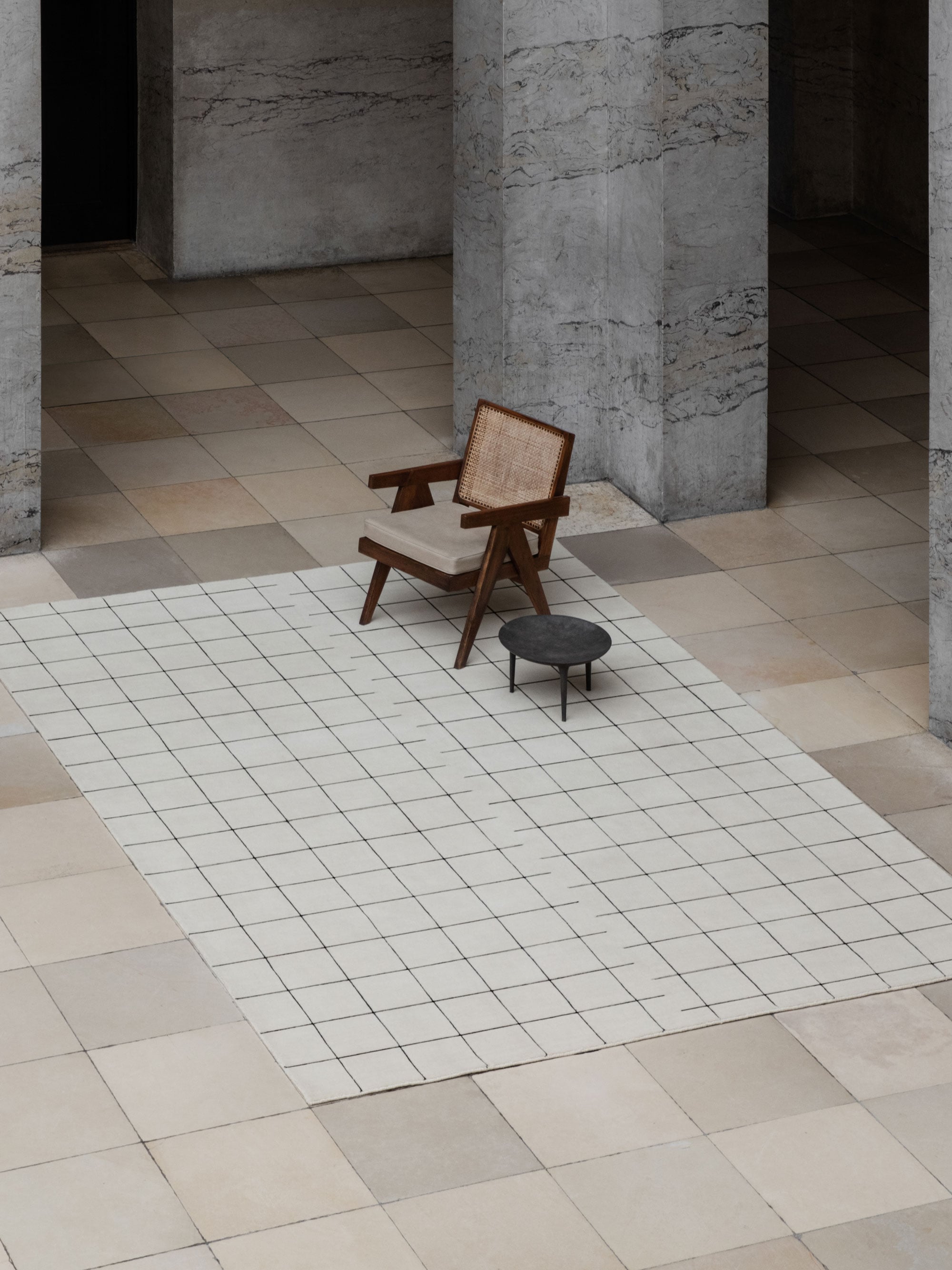 44020 4bd00c4a7b Grid Dustywhite Black Rug Portrait