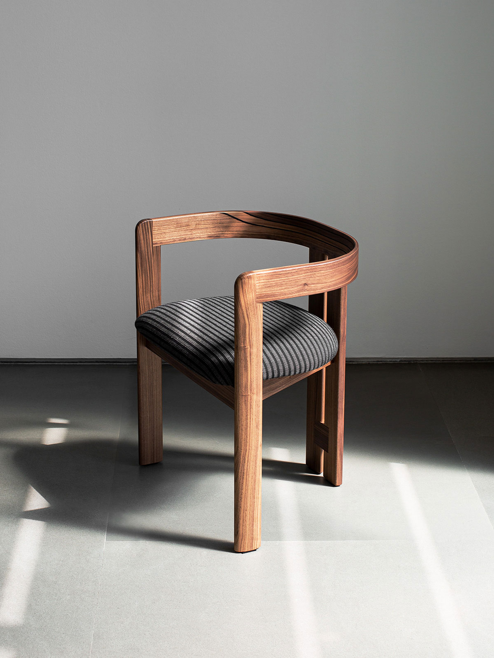 44505 6d41562477 Tacchini Pigreco 02 Portrait