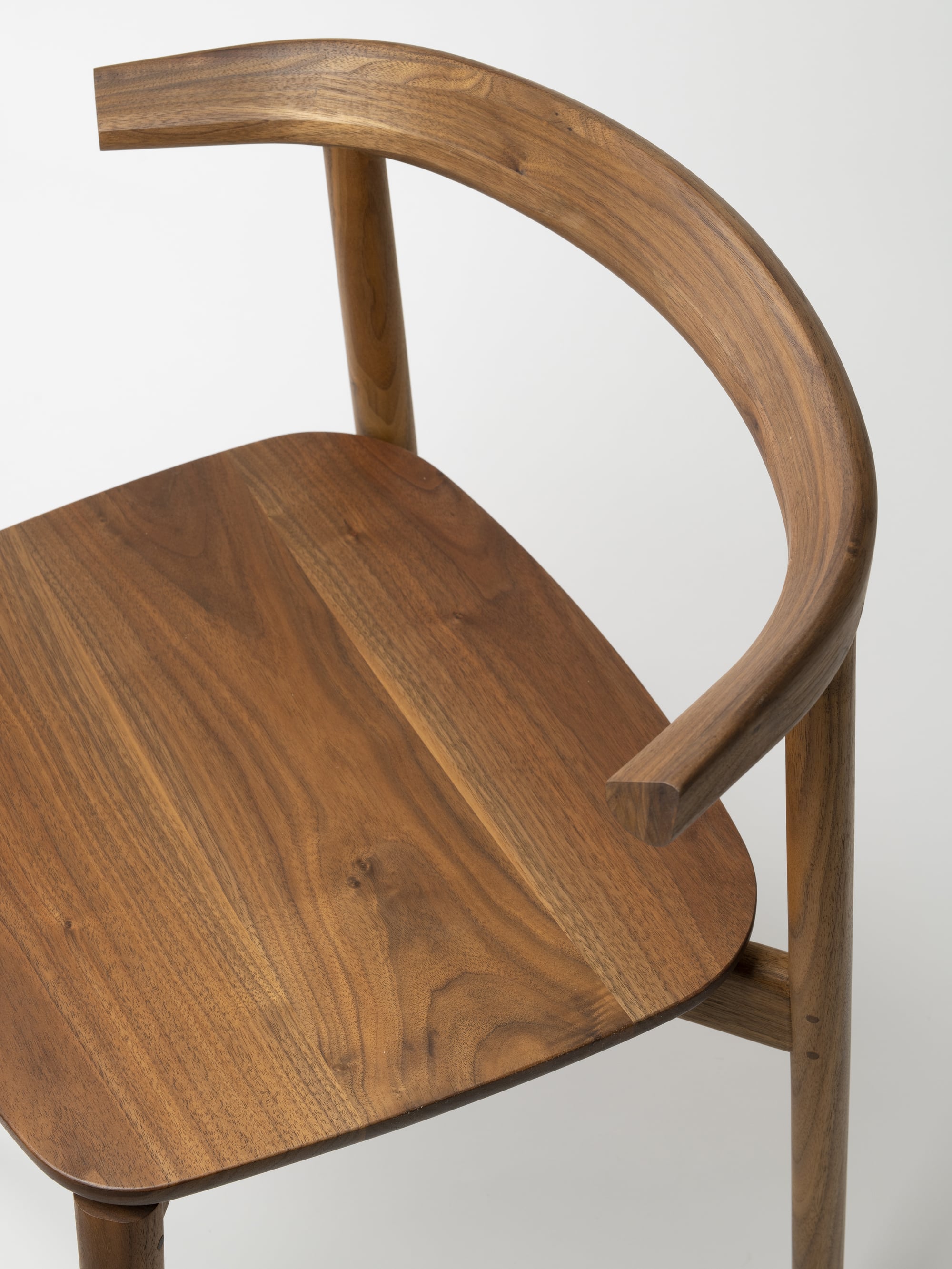 44669 12d0639830 Ando Chair94824 Portrait