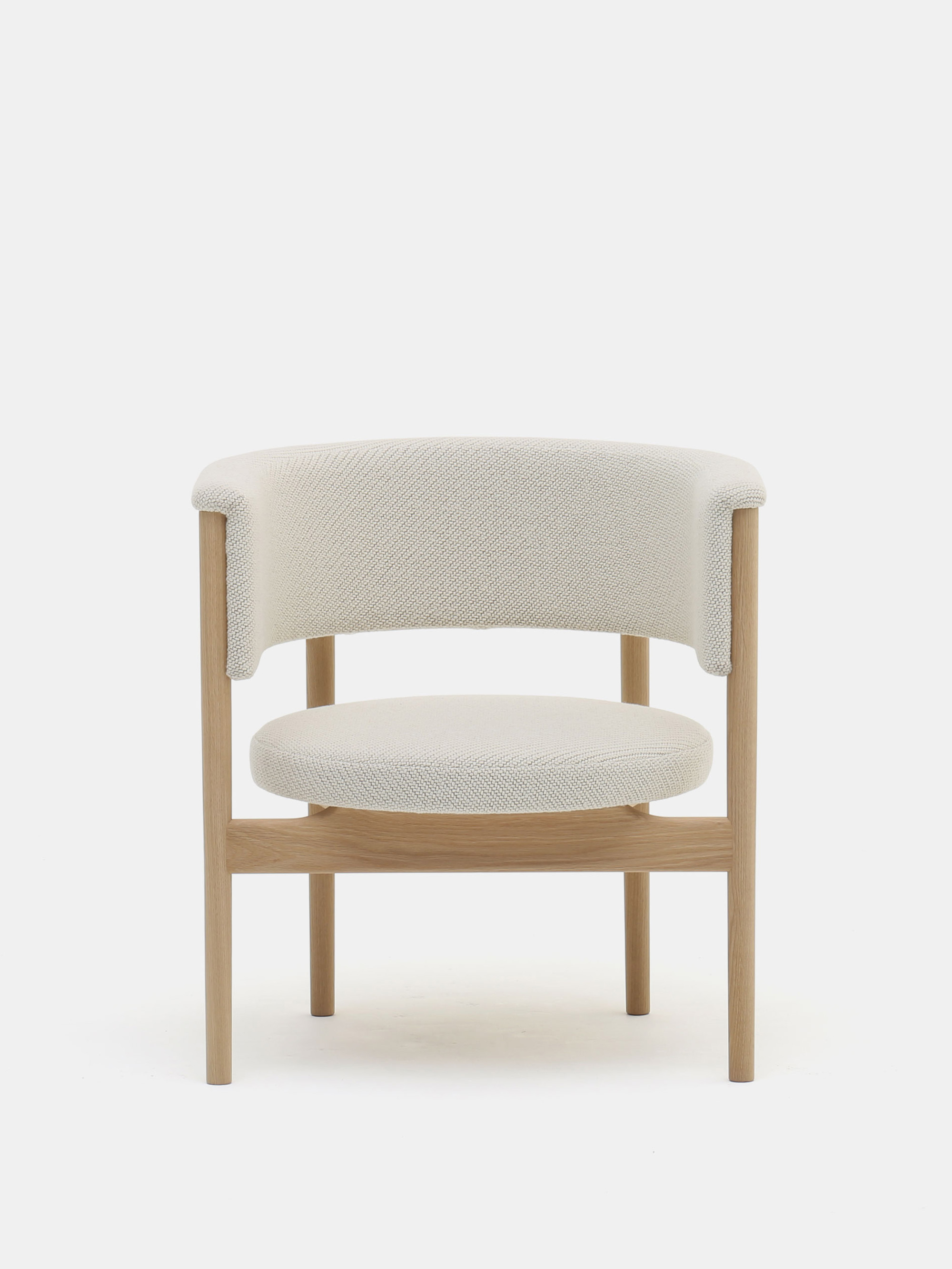 45840 73382843a1 N Cc01 Armchair Front Portrait