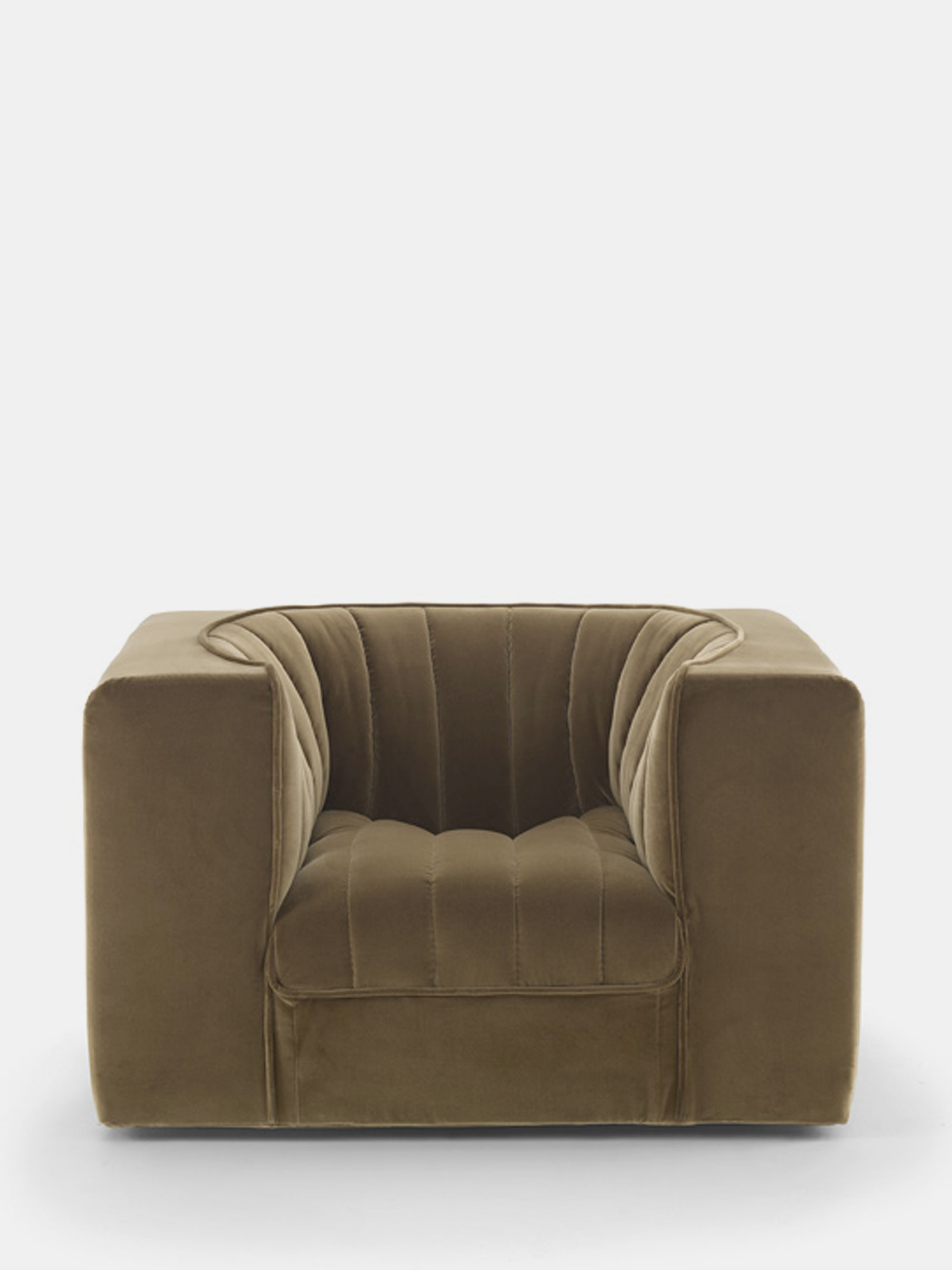 46862 340c77ace3 9000 Armchair Mistral06 Portrait