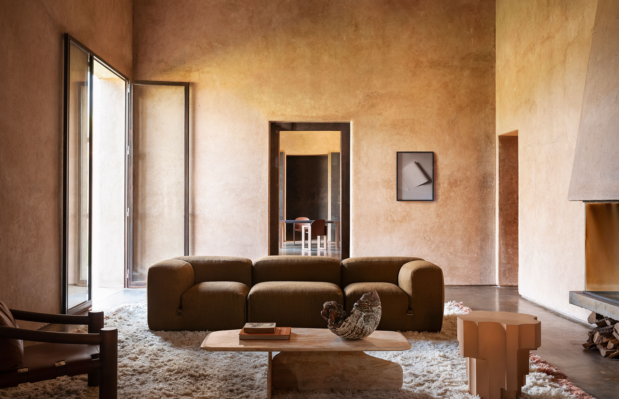 46869 96213181d0 Le Mura Sofa Portrait