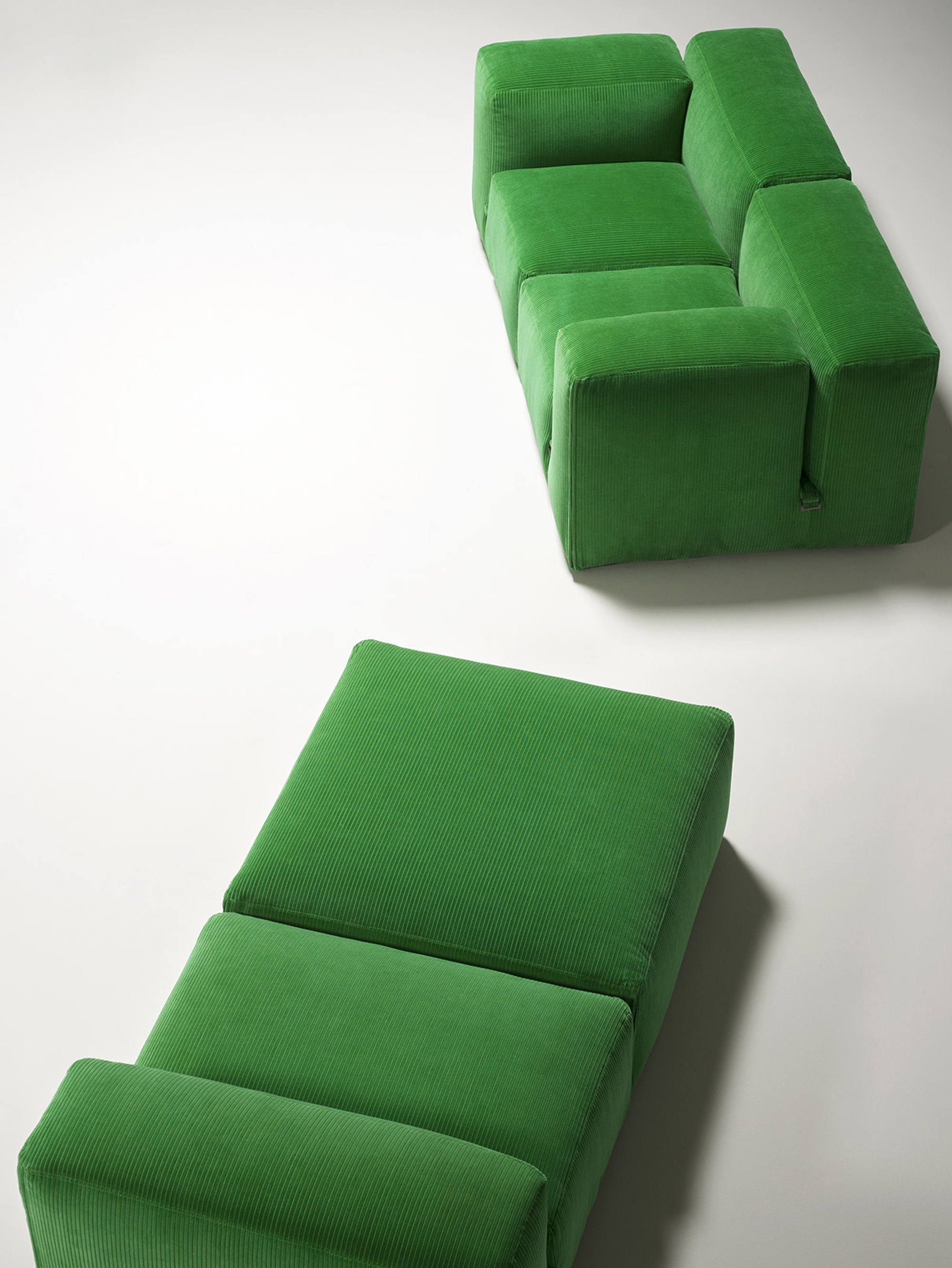 46870 7cc41c3d2b Tacchini Le Mura 3 Portrait