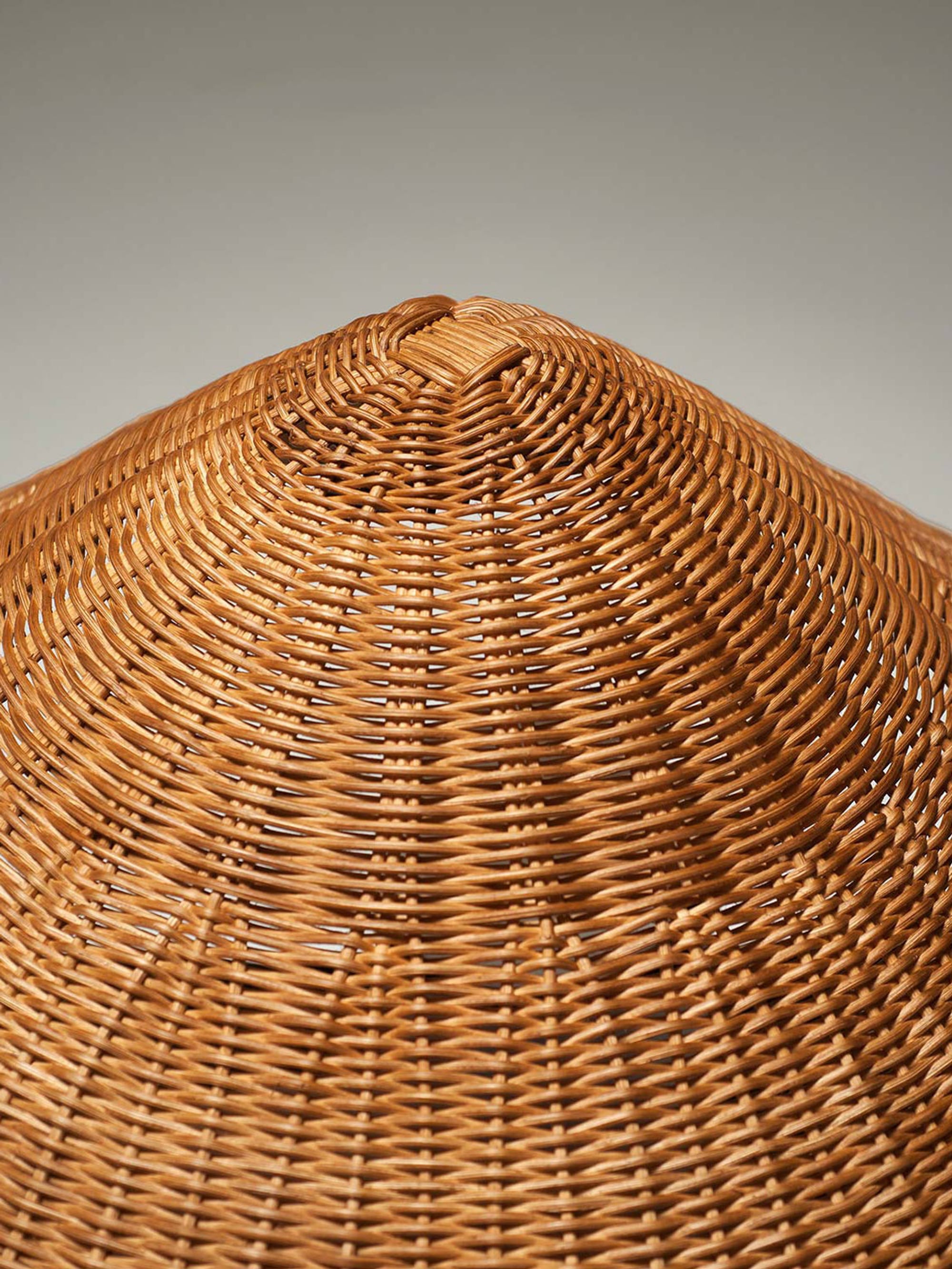 46888 7b1e83d27c Tacchini Alma Detail Portrait