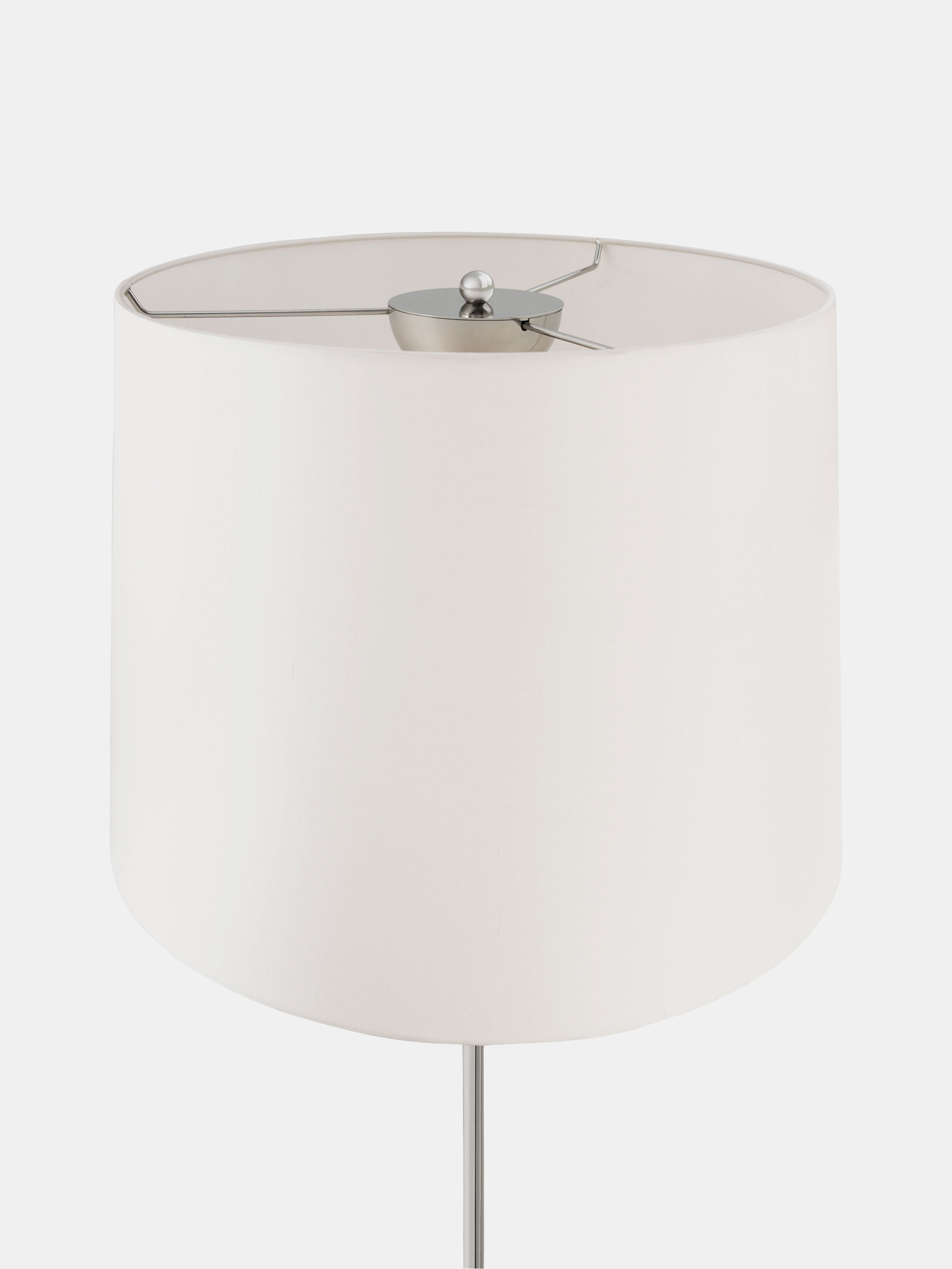 46923 Df3047de02 Kalmar Dreistelz Floor Lamp Detail Portrait