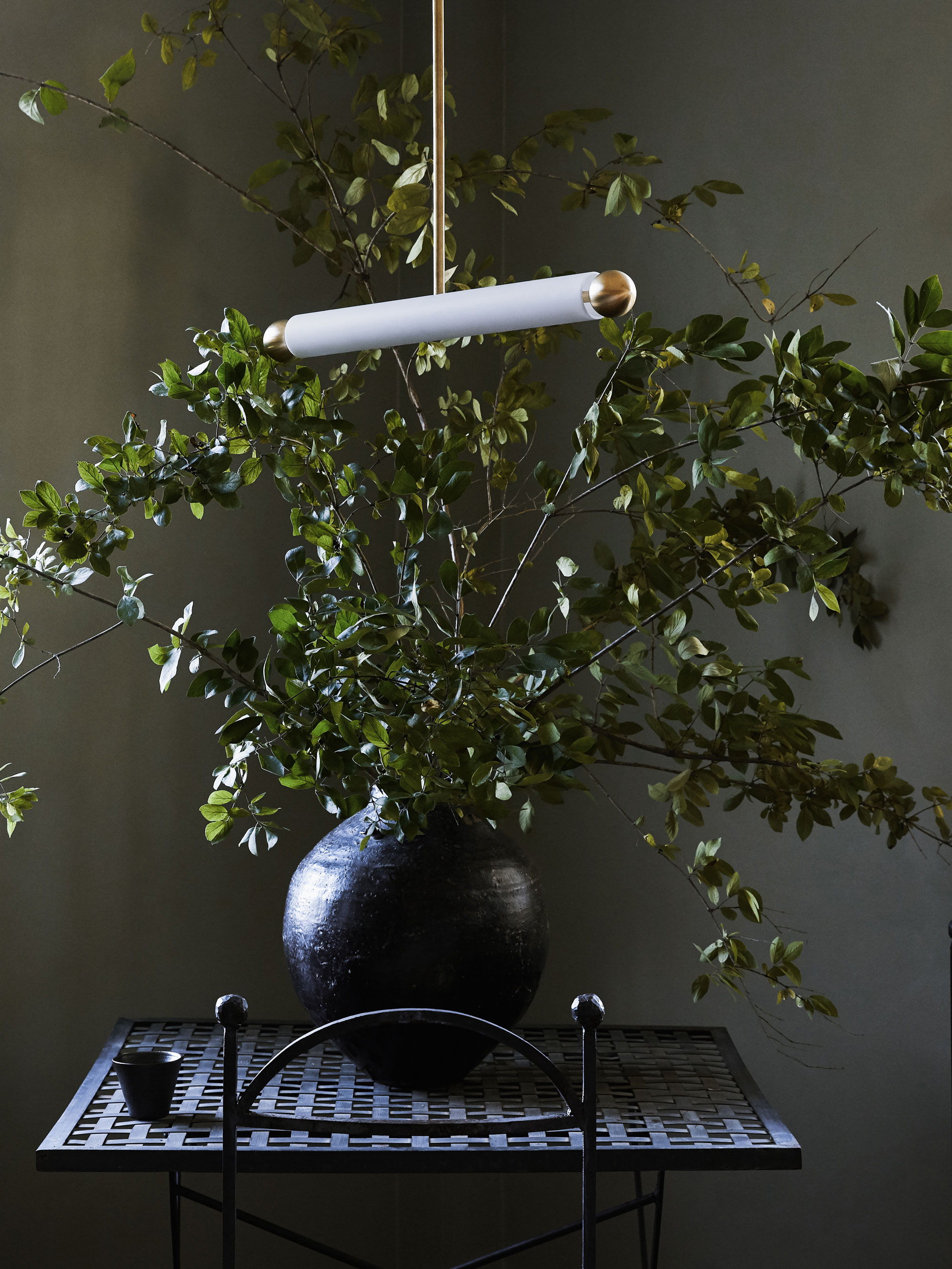 46942 B3d23743cb Workstead Tube Pendant Situ 02 Portrait