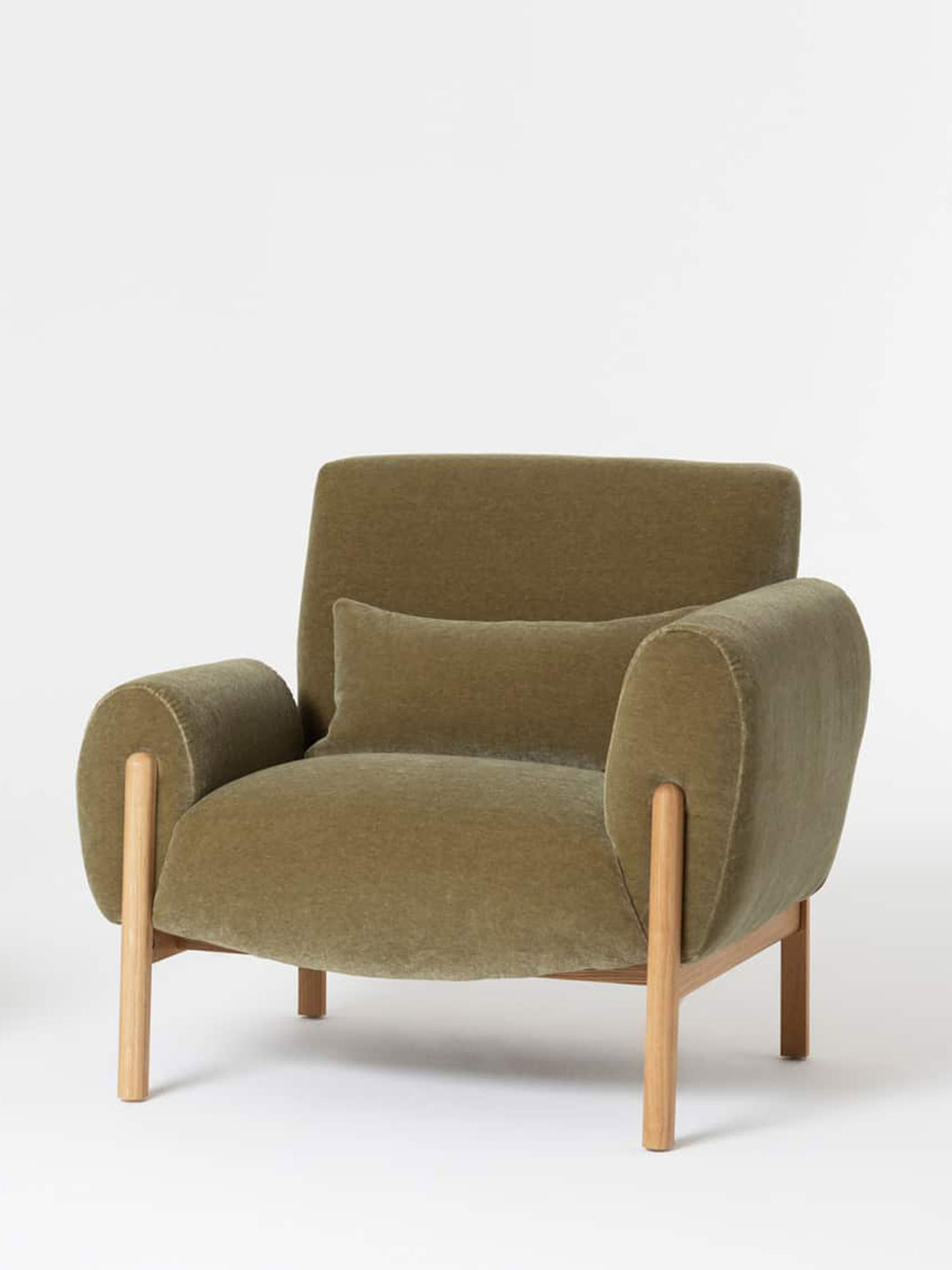 46975 9cfd83e649 Scp Bruno Armchair Salt Portrait