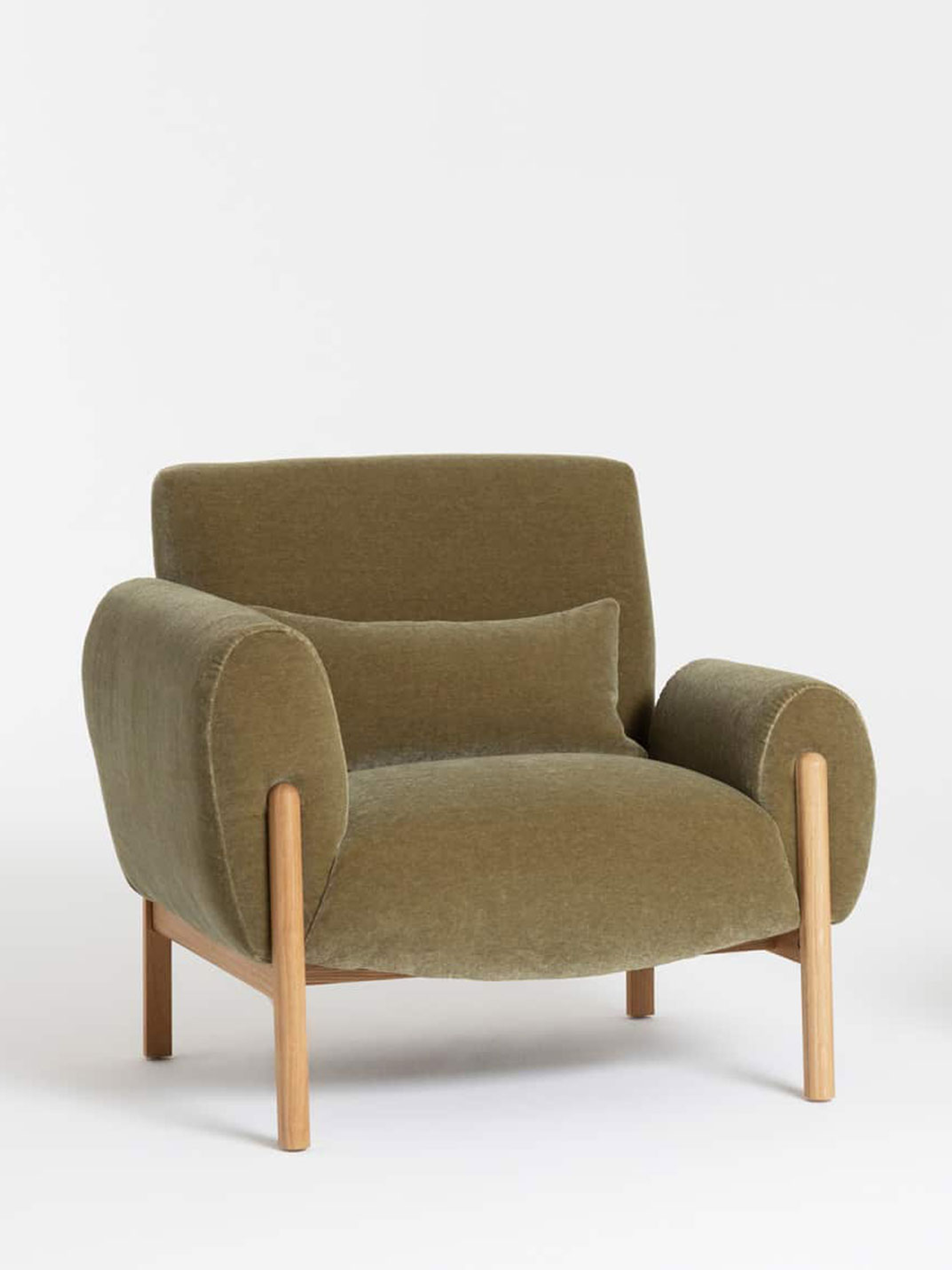 46976 D3226ce615 Scp Bruno Armchair Salt Left Portrait