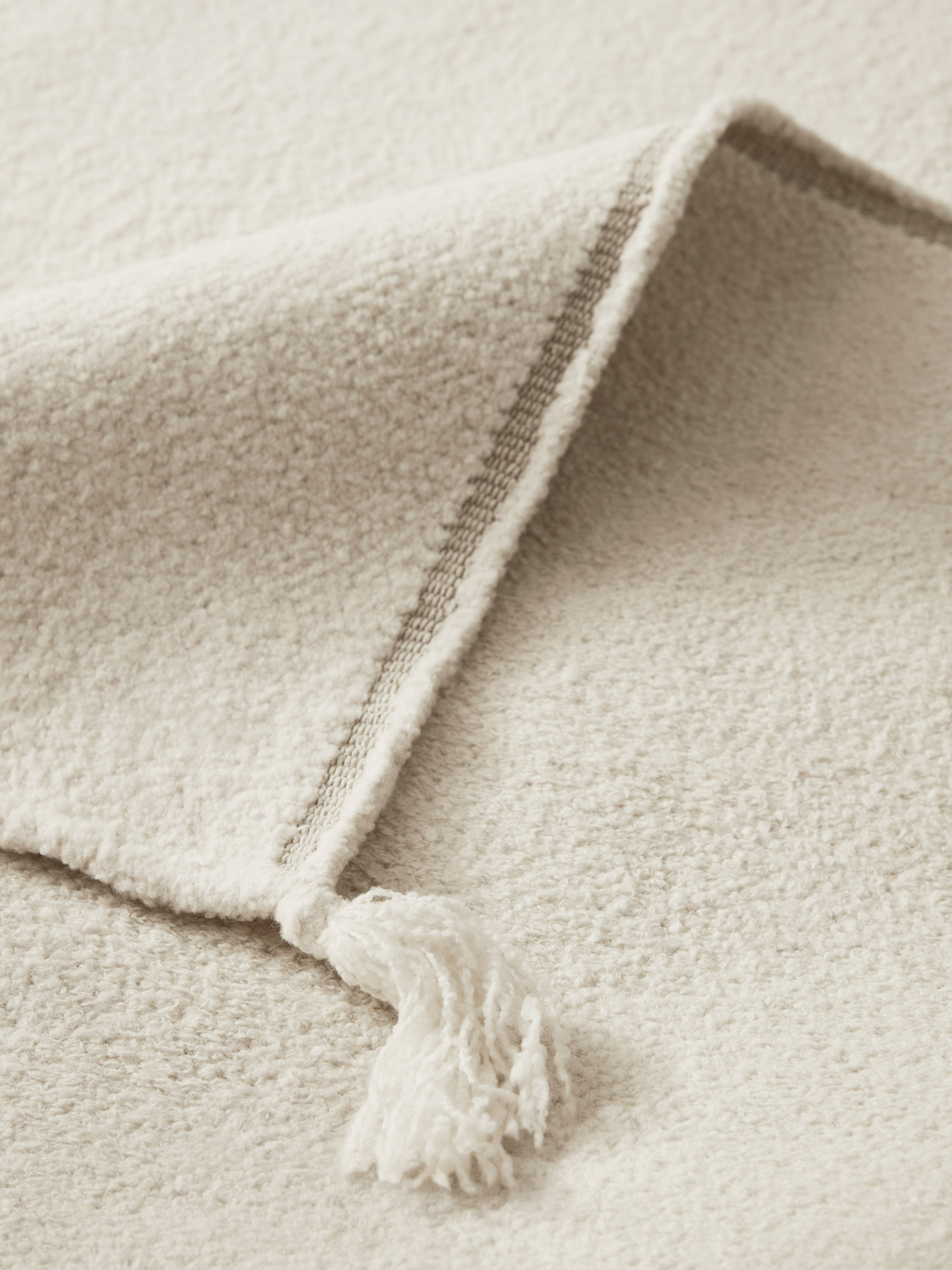 47111 9e8775d88a Nordicknots Merino Detail3 Portrait