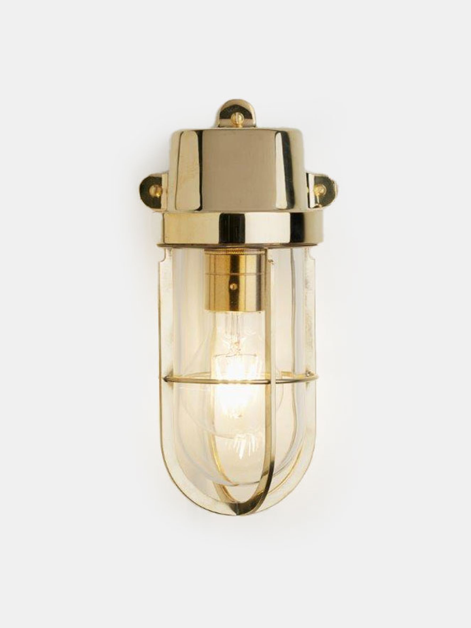 47209 E9b0667ca5 Tekna Admiral Brass Portrait