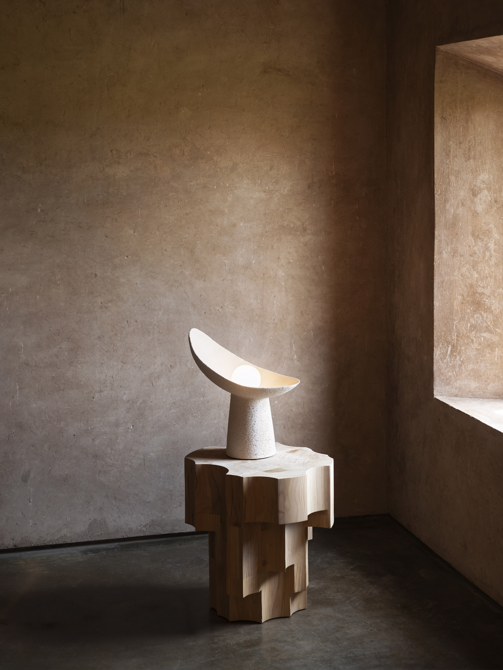 50989 E990826c09 Tacchini Altar Table 4 Portrait