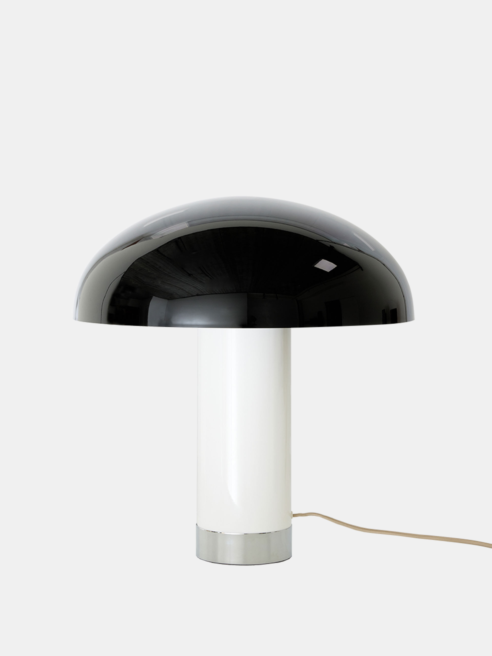 51274 3b4416befd Lounge Table Lamp Monochrome Portrait