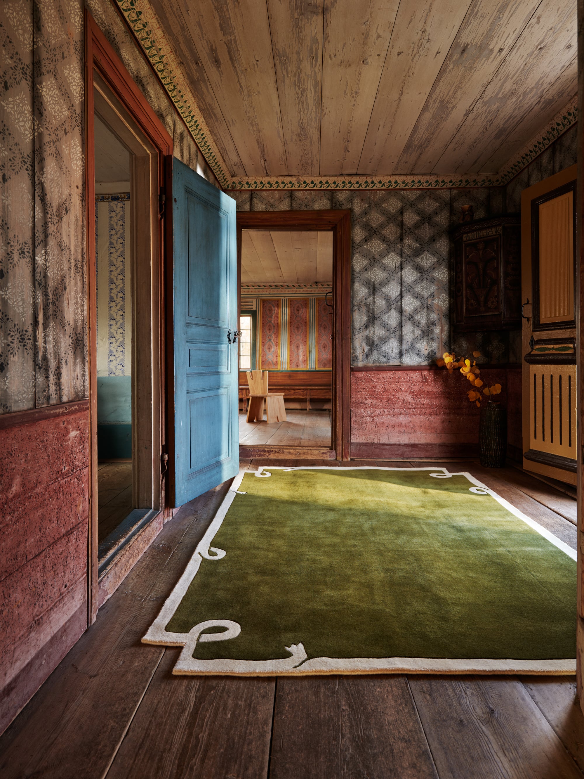 52402 5e6e6a0920 Loops Green Context Portrait