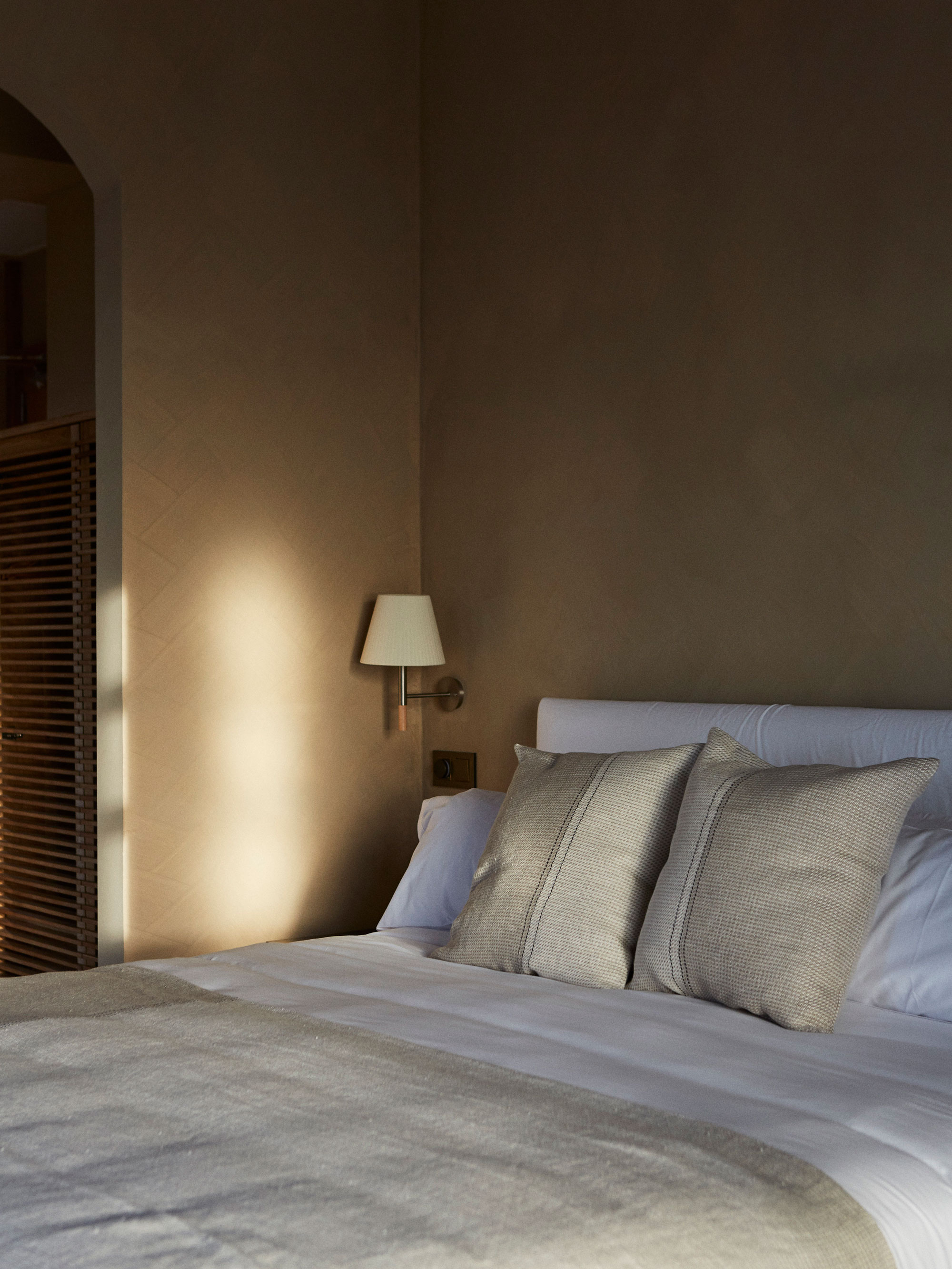 52500 B03f740ca2 Bc Wall Lamp In Citu 2 Portrait