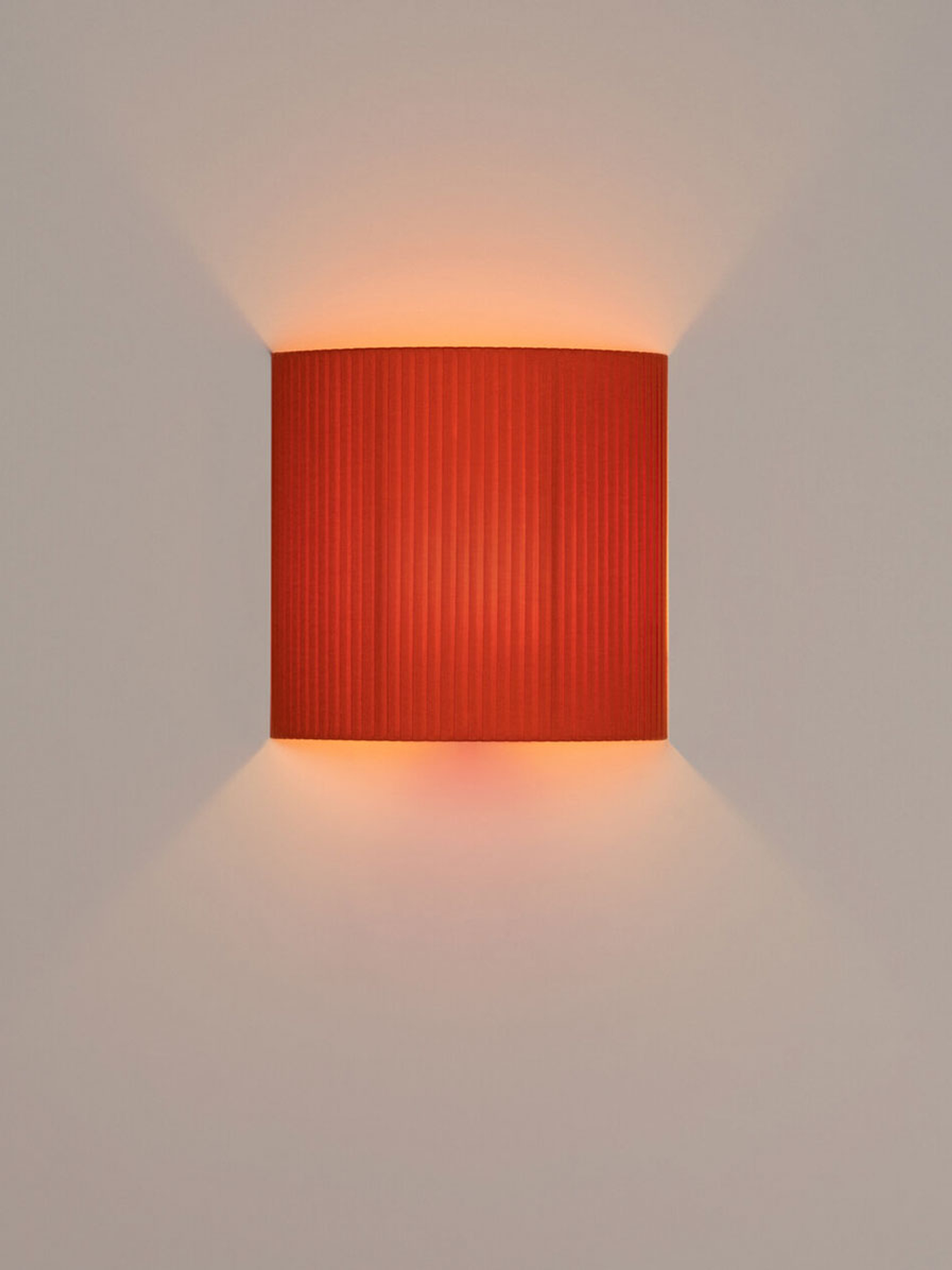 52524 E8c94271b6 Santa Cole Comodin Red Amber Ribbon Portrait