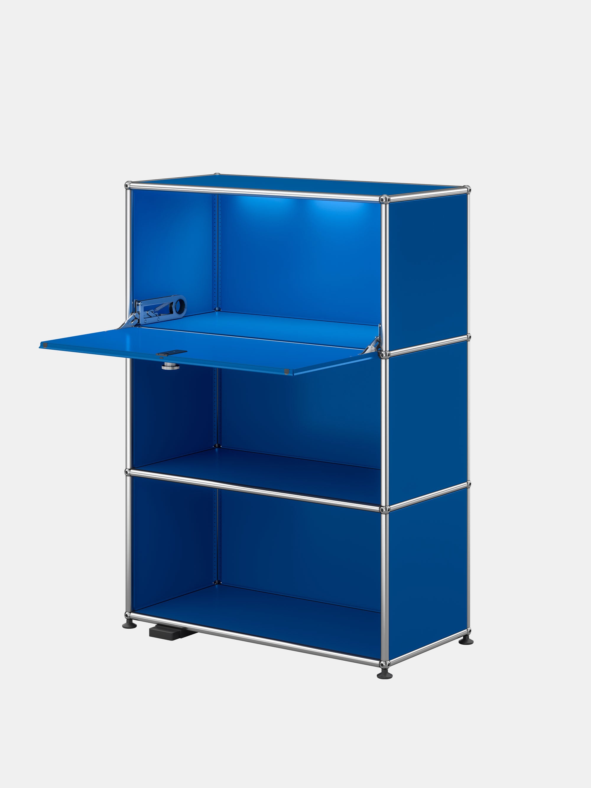 52892 E3c768f3e9 Usm Haller 205 Blue Portrait