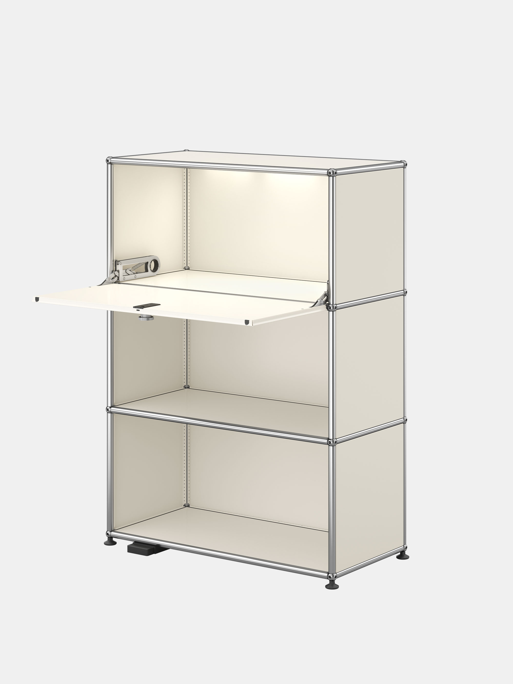 52897 79bd632c90 Usm Haller 205 White Portrait