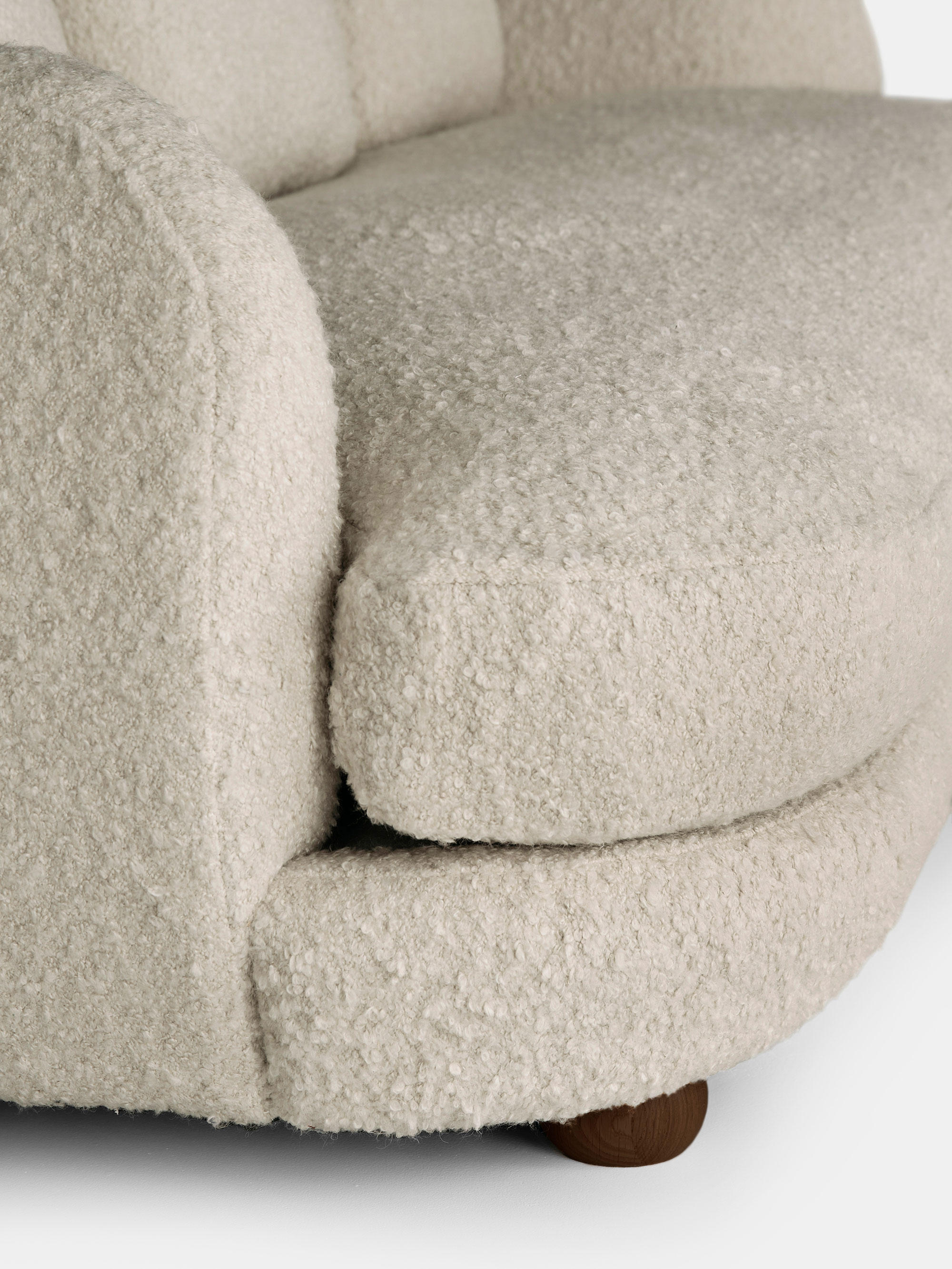 53456 D21d73ff40 Mamma Sofa 13 Portrait