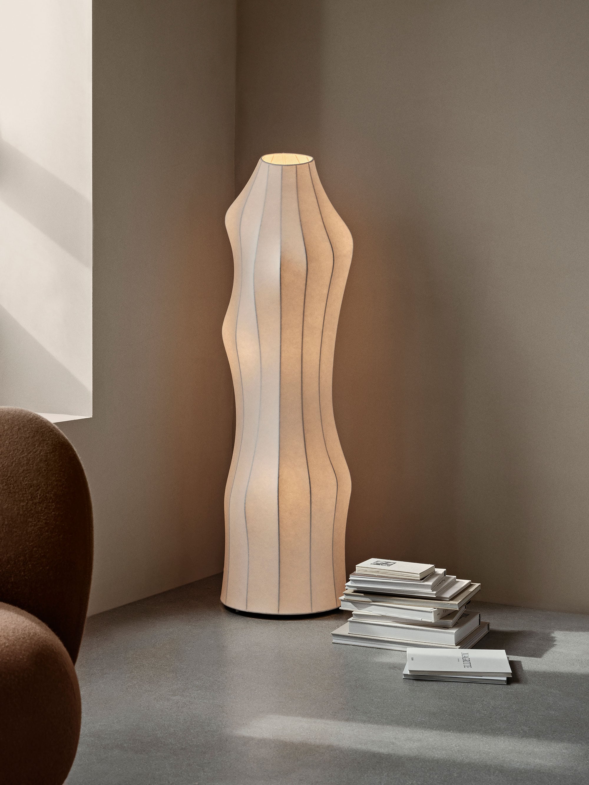 53912 Cf6de64ecc Fermliving Ss24 Daefloorlamp White 1104269281 1 Portrait