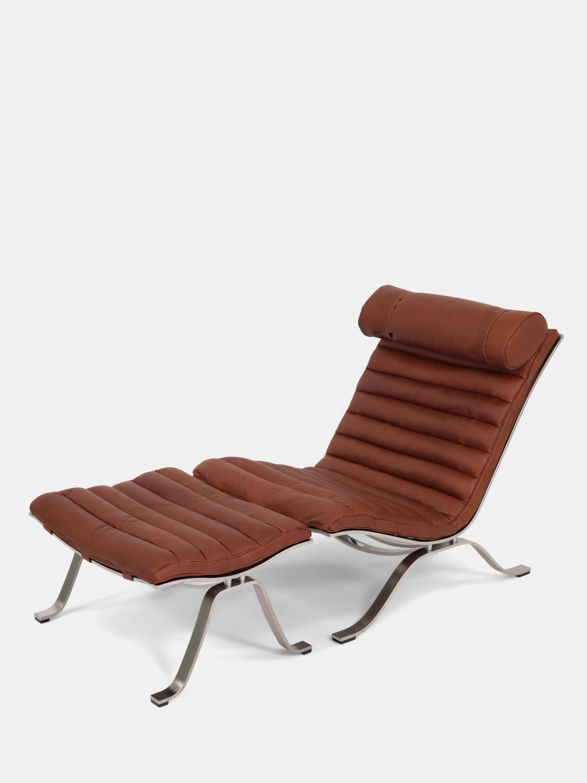 55032 2b090a55ad Ari Armchair Brun Portrait
