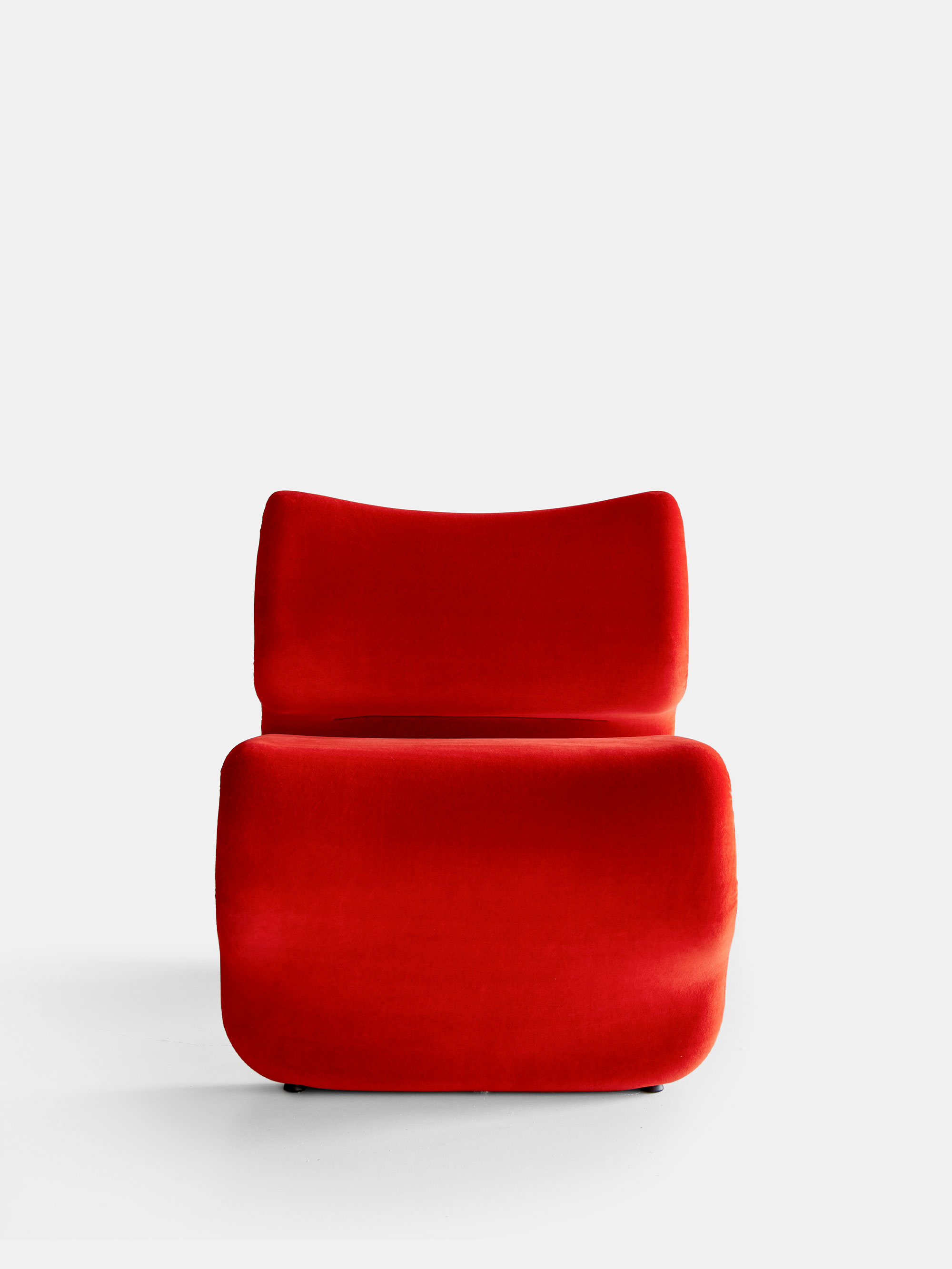 55462 E0f04f52fc Etcetera Easy Chair Scarlet Red 3 Portrait