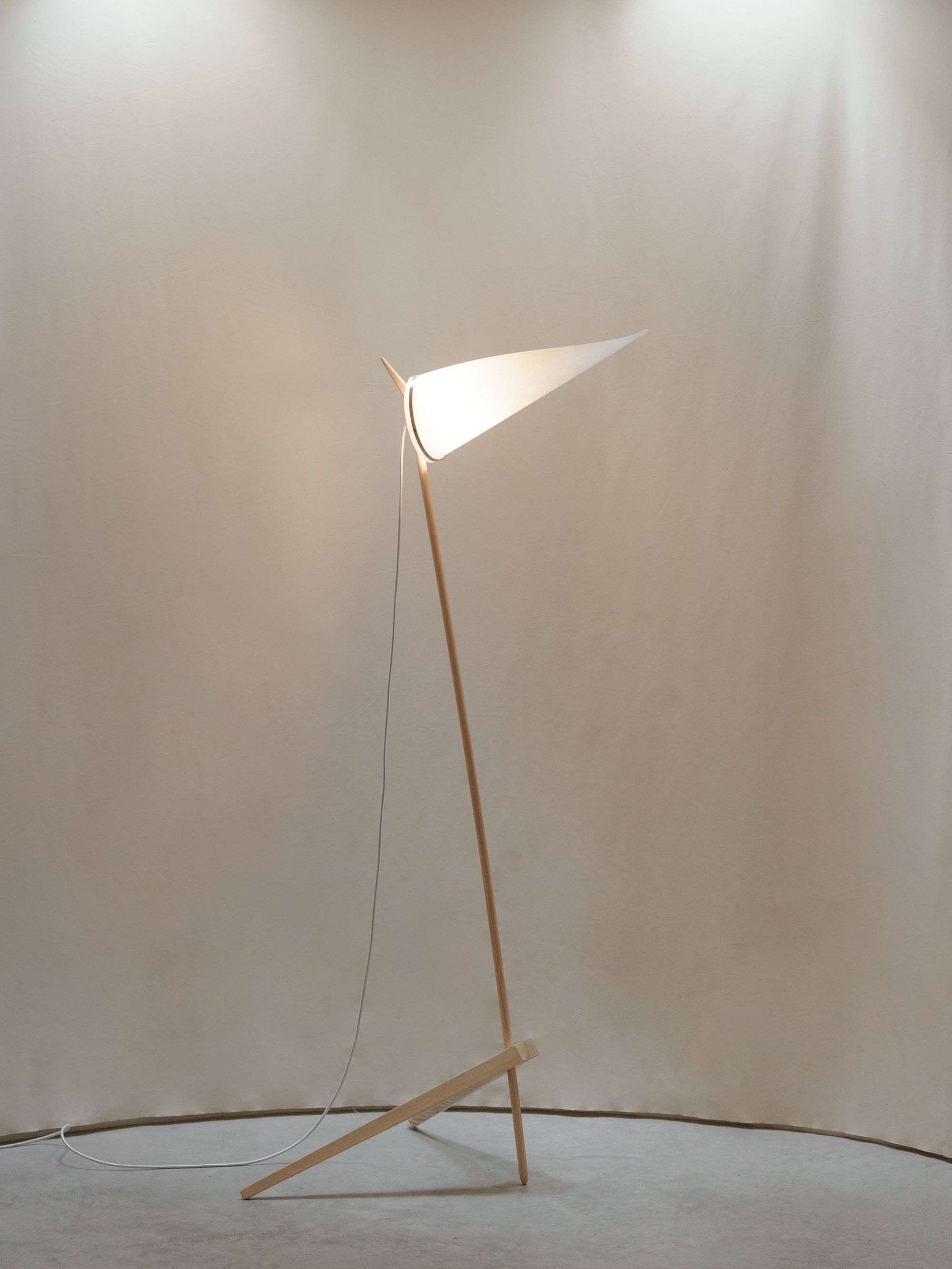 55890 C97e2c3c04 Classic Floor Lamp Ash Portrait