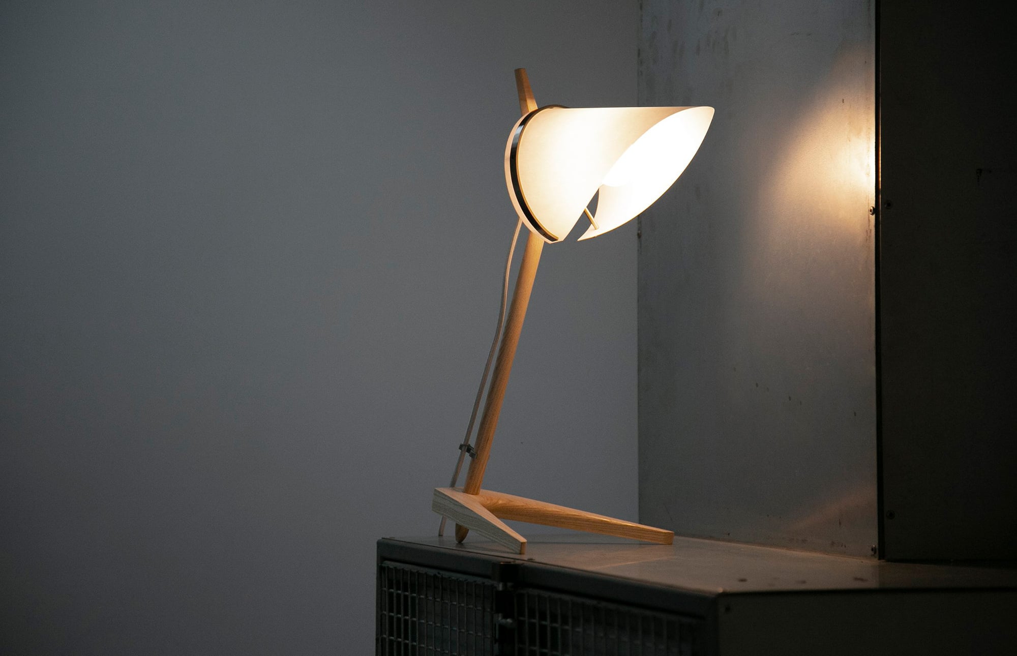55891 D9ade9dc95 Classic Desk Lamp Ash 2 Portrait