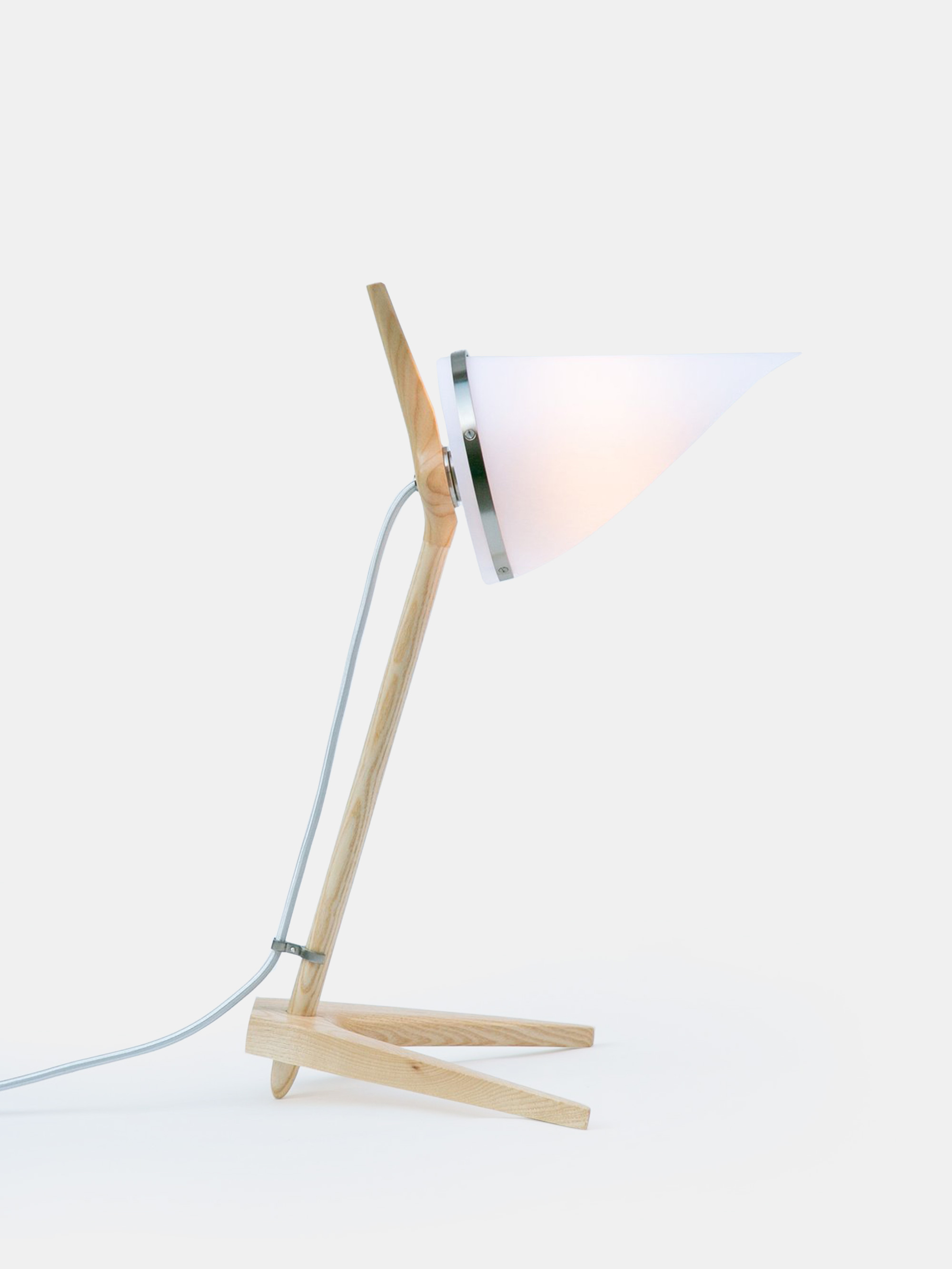 55892 B0236a9407 Classic Desk Lamp Ash Frilagd Portrait