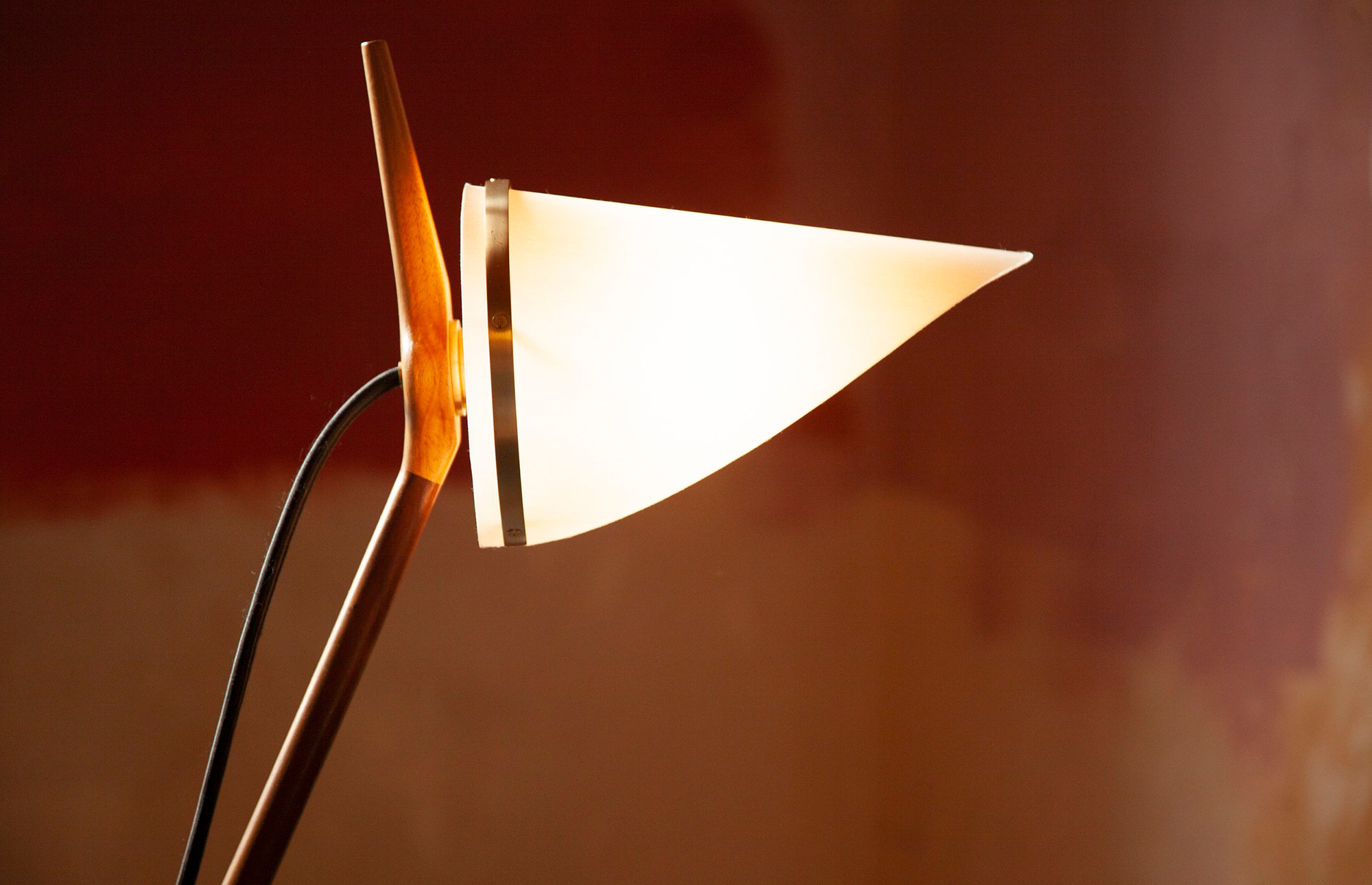 55892 F080d03769 Classic Desk Lamp 2 Portrait