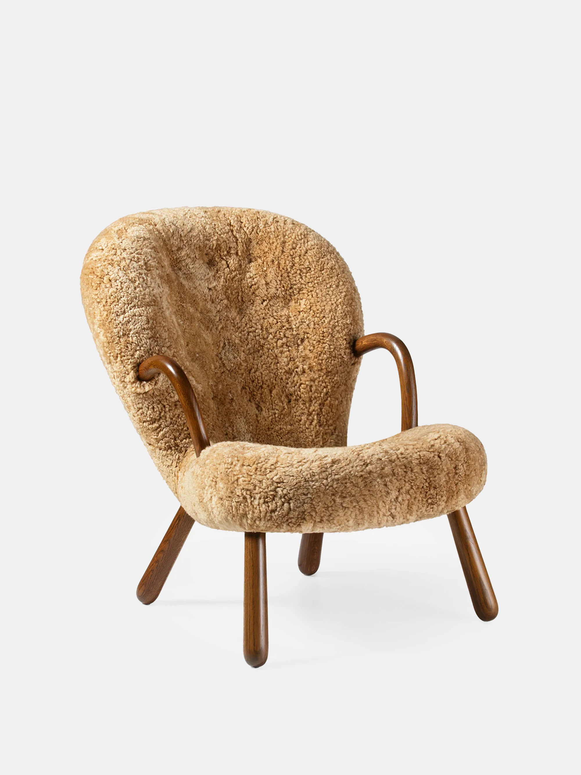 55969 B5fa9ce223 Clam Chair Portrait