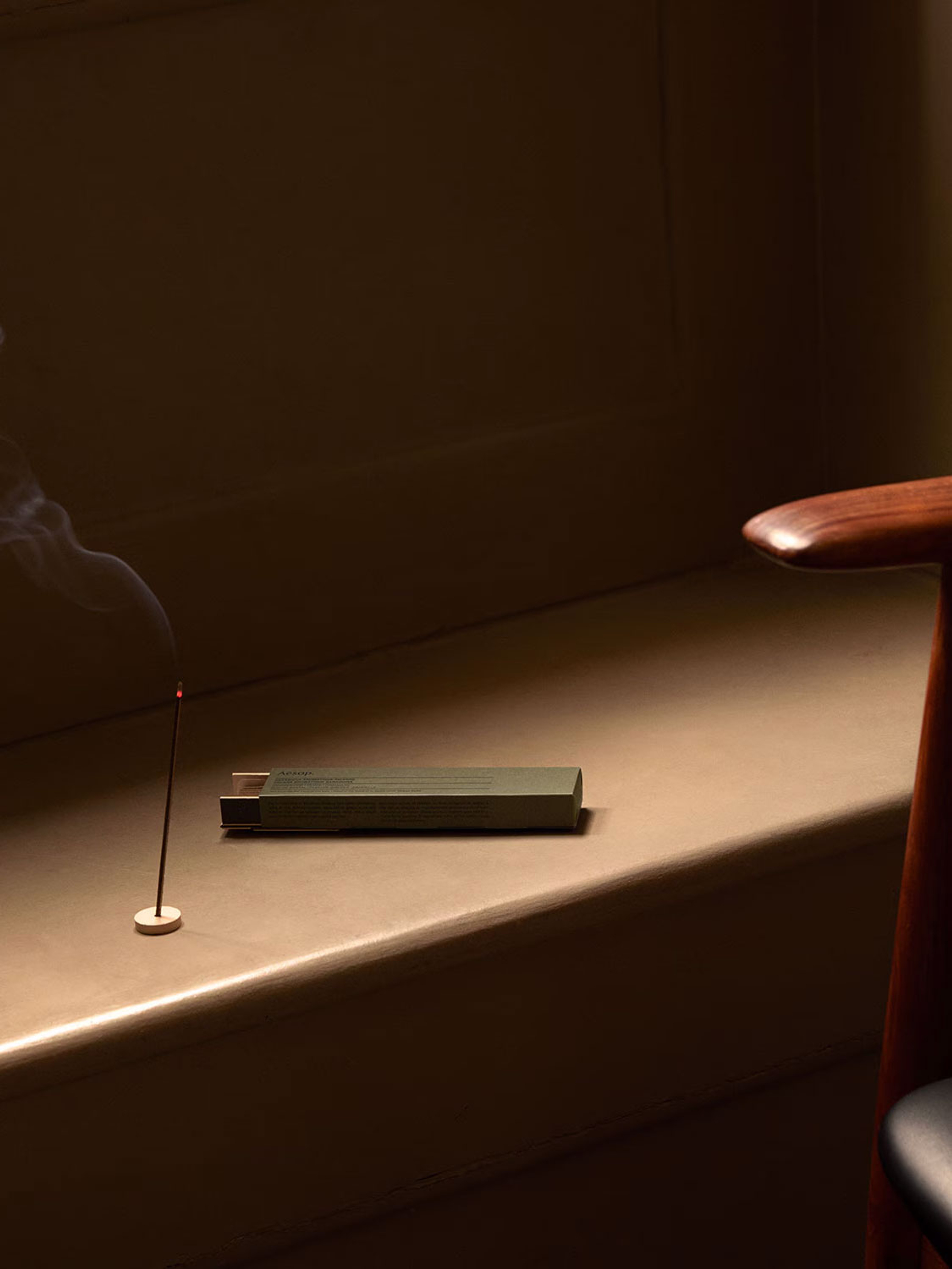 55993 7e0c270e68 Aesop Incense 2023 Web Pdp Secondary 50 50 Desktop 1440x1500px Portrait
