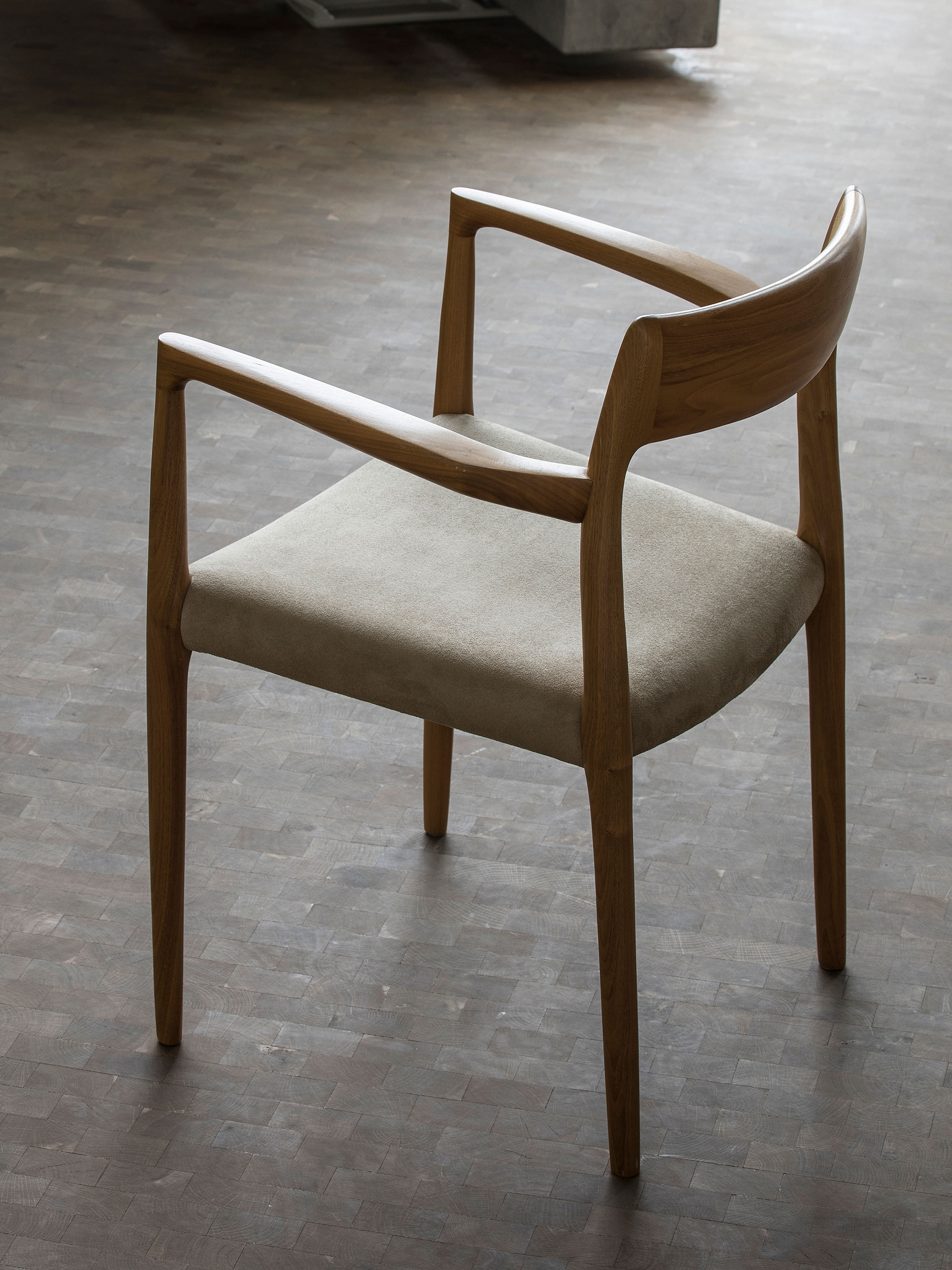 56080 4d4b589702 Moller Armchair 57 Walnut Full Portrait