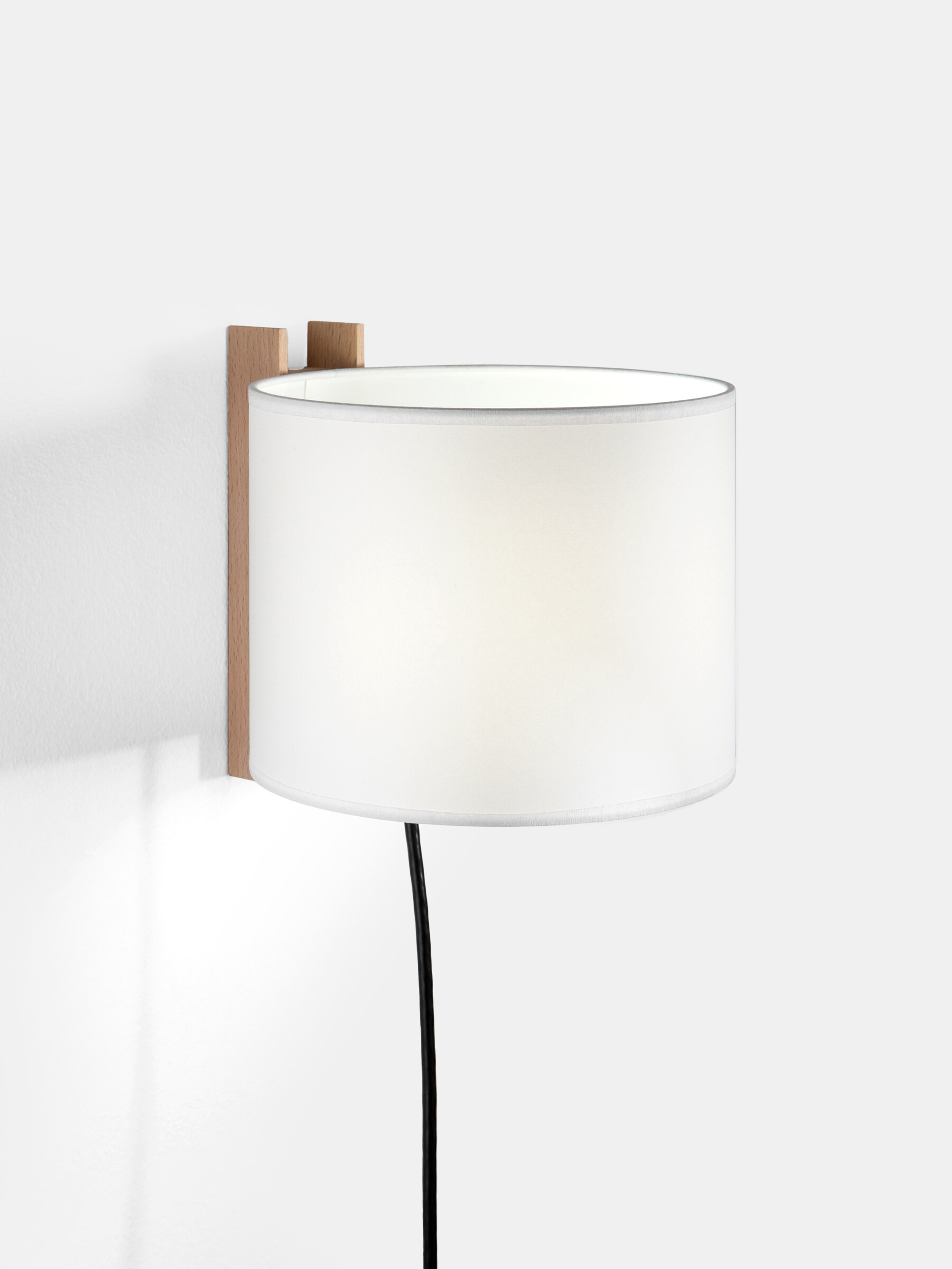 56181 B8a0d663af Corto Beech White Portrait