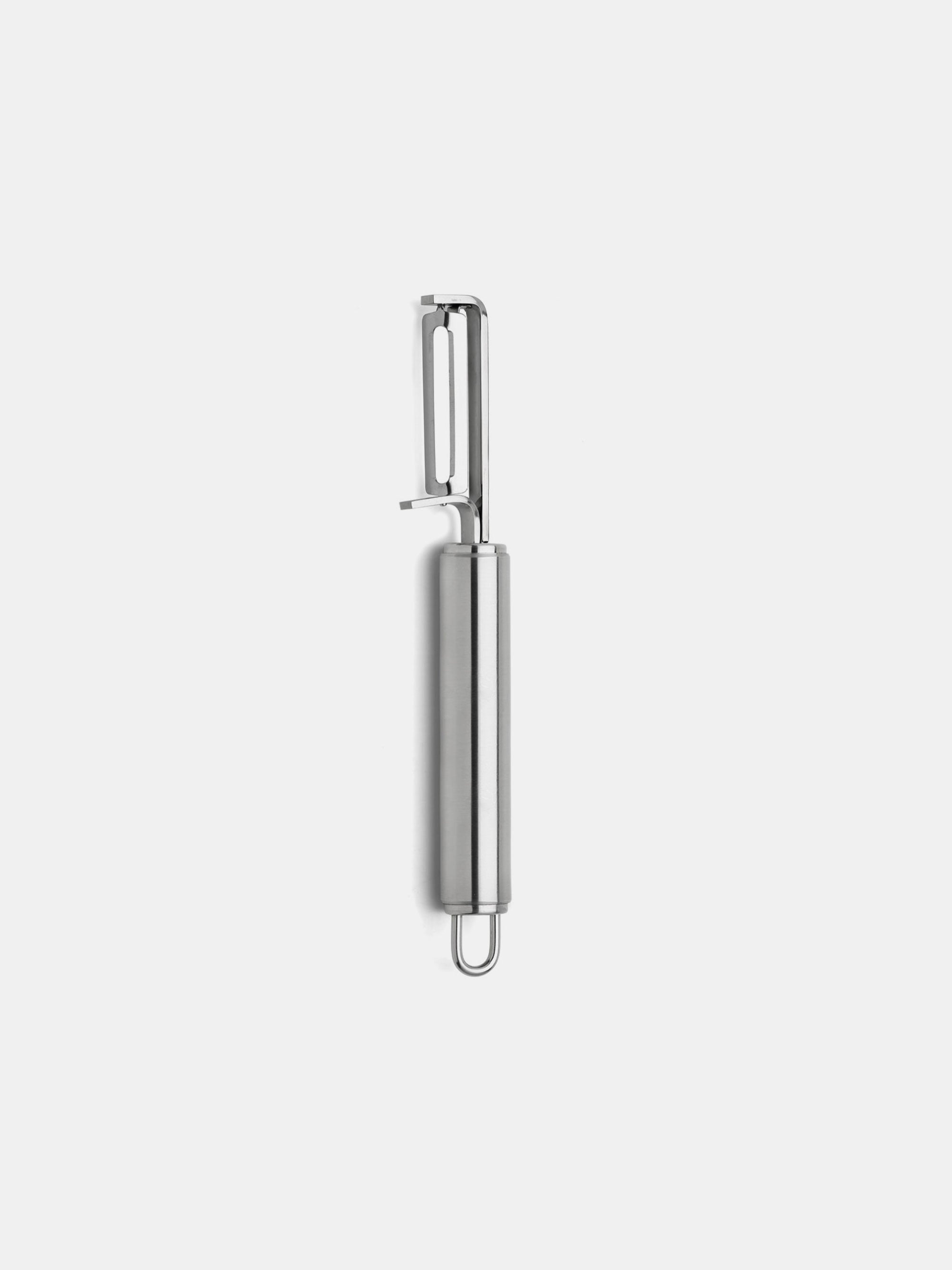 56779 A61f019f29 Peeler Portrait