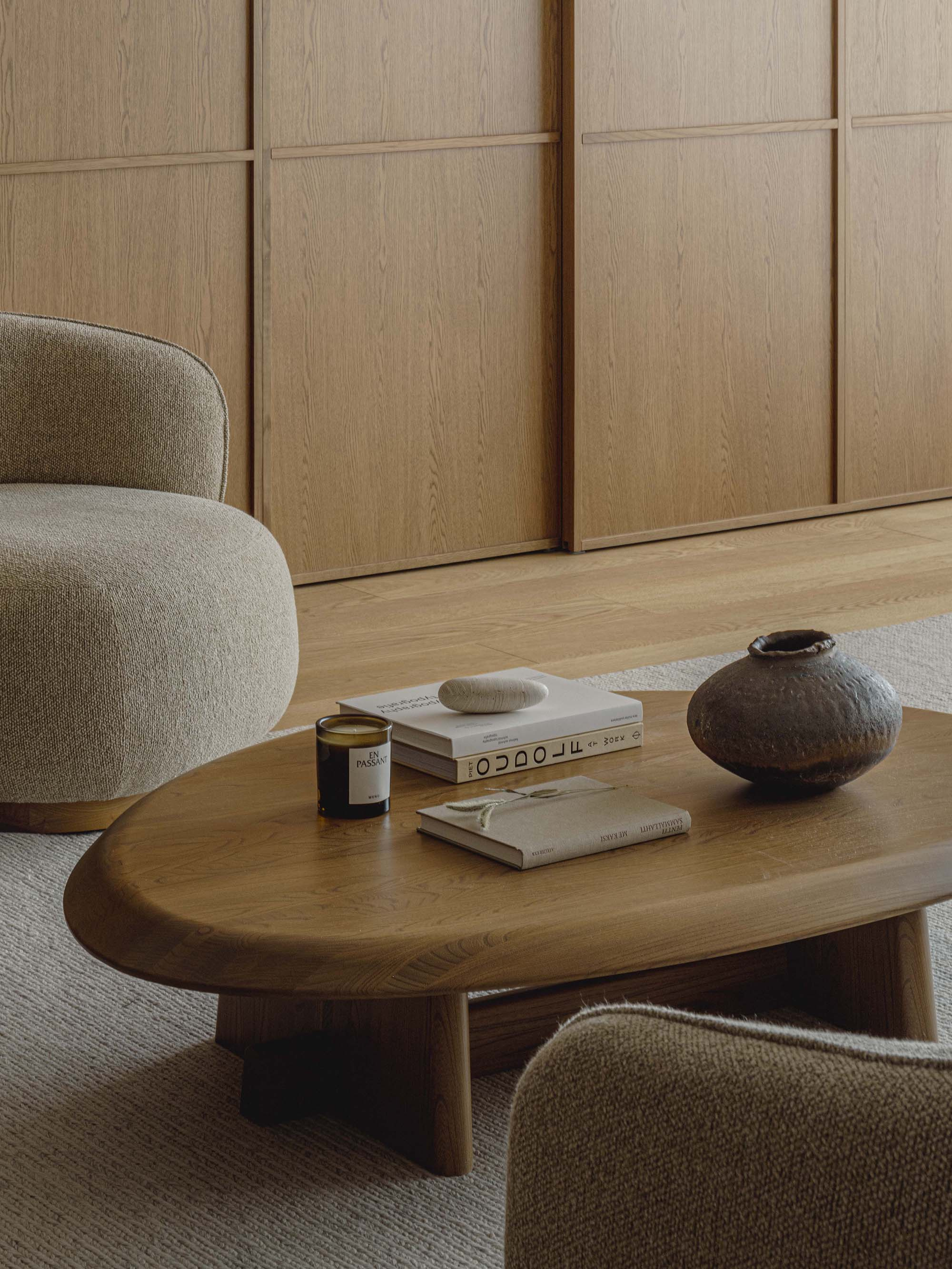 56975 Dab774e4bf N Ct04 Coffee Table Context 2 Portrait