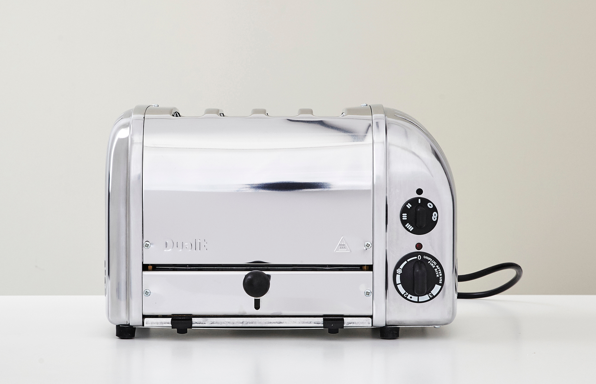 5700 Ac46d2ba07 595100 1 Dualit Original Toaster Portrait