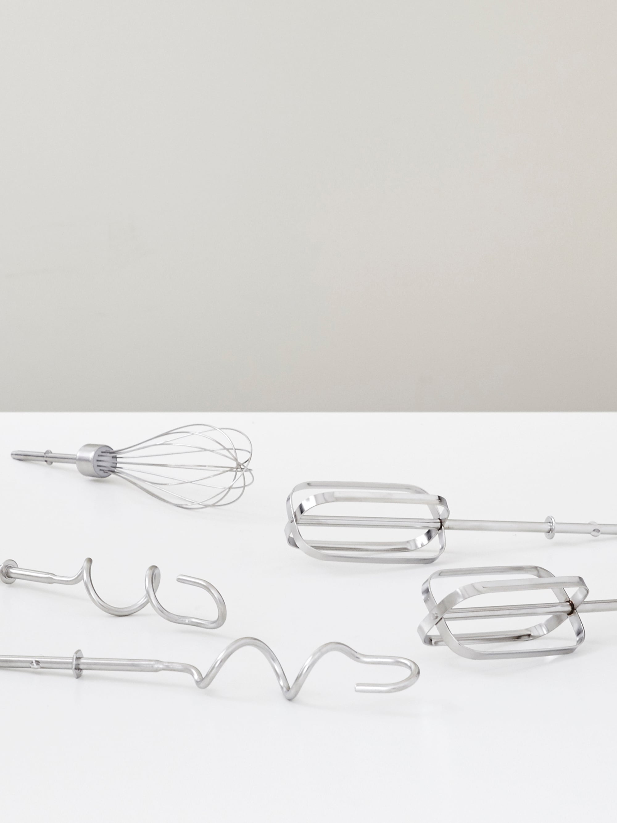 5701 1ef3a04e0c 597410 11 Dualit Hand Mixer Portrait