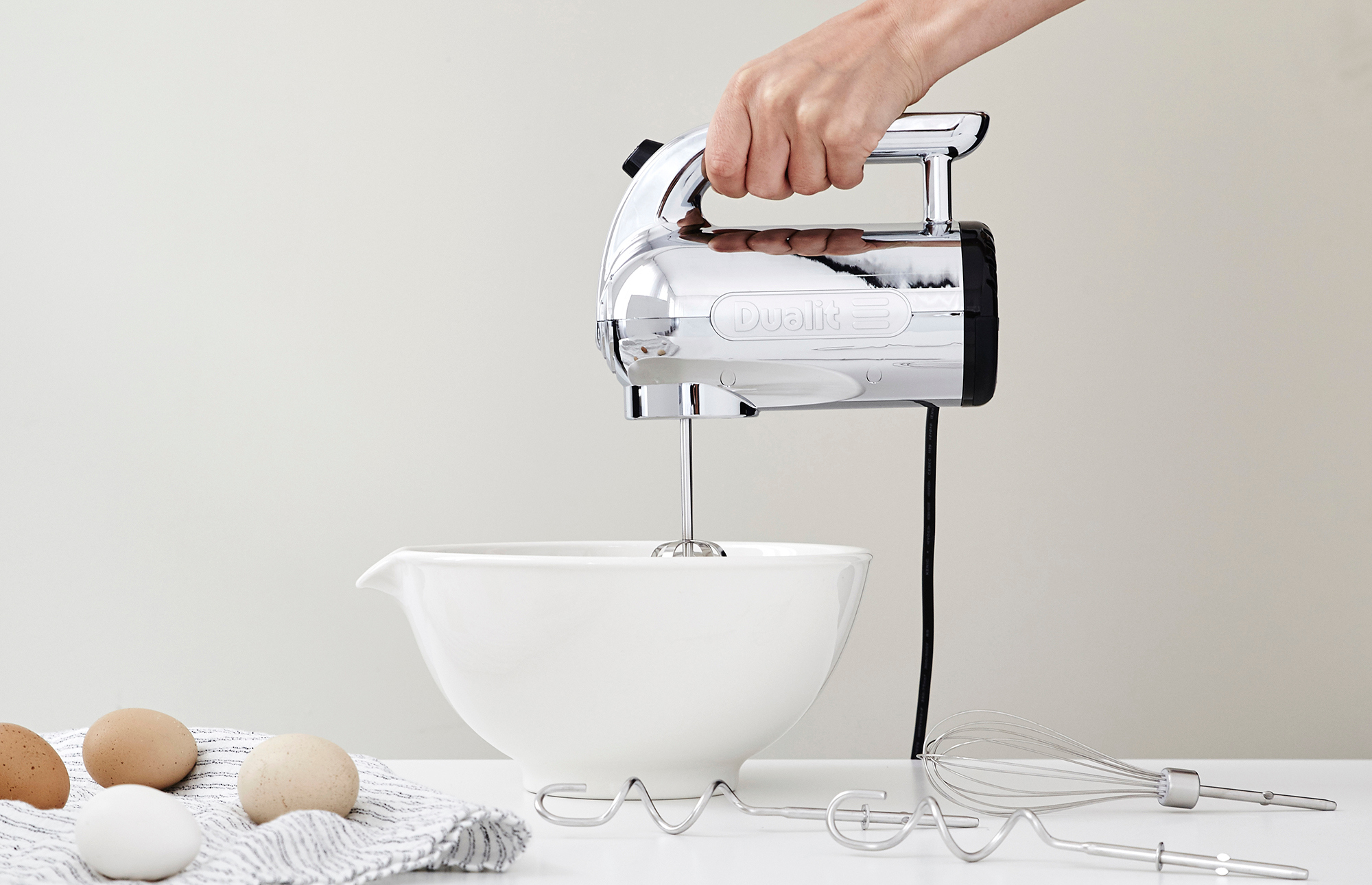 5701 322cdd8748 597410 1 Dualit Hand Mixer Portrait