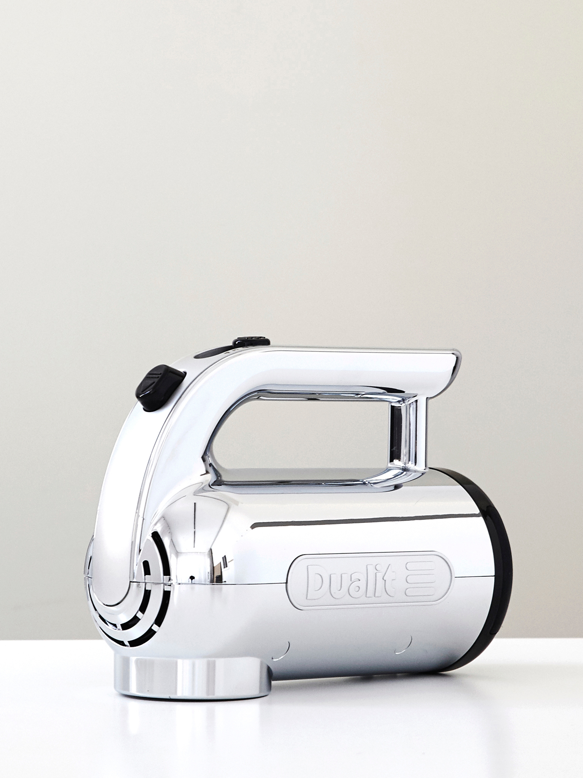 5701 4a5168cc4d 597410 5 Dualit Hand Mixer Portrait