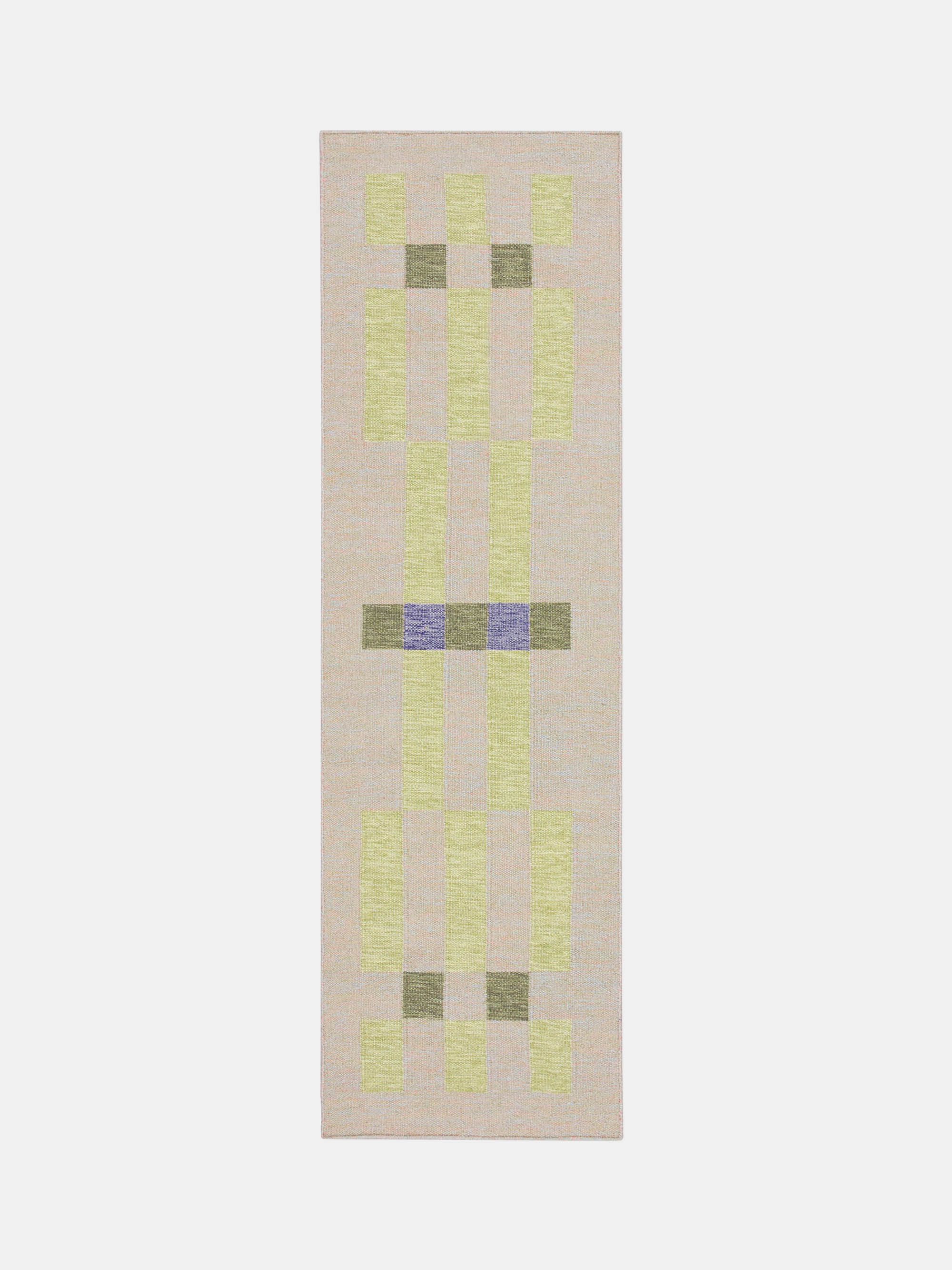 57033 6926276973 Tradition 02 Runner Green Portrait