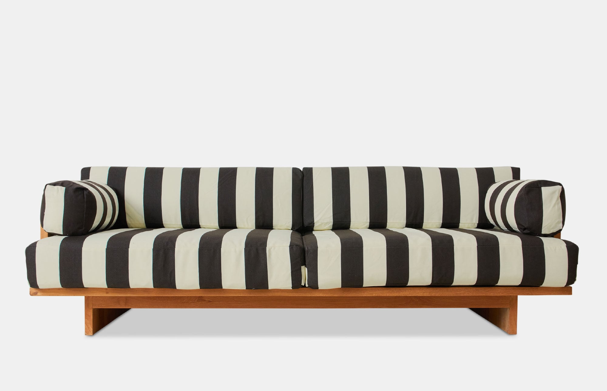 57542 A9c6f801f5 Outdoor Sofa Portrait