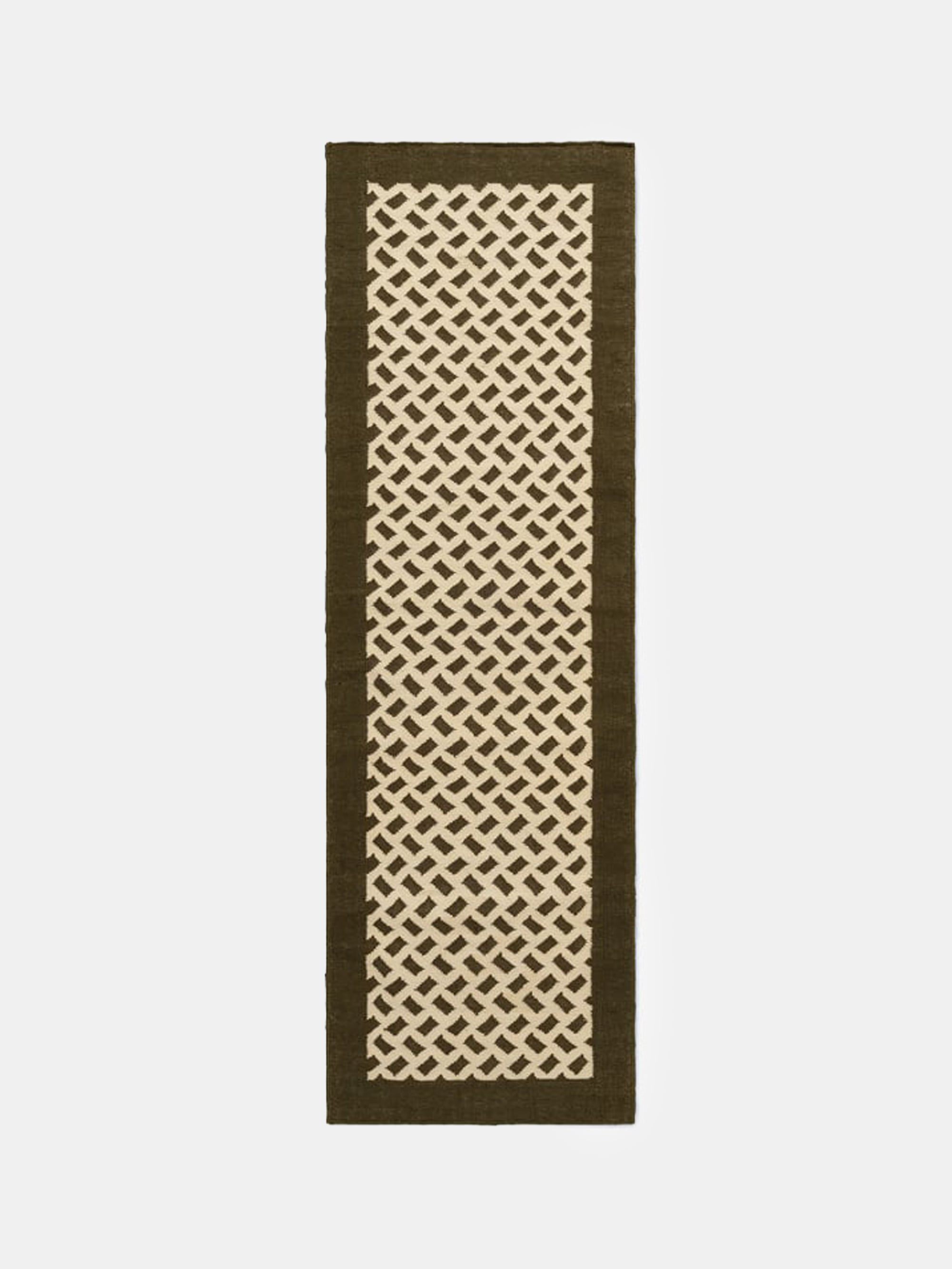 57891 077c0fb8ca Mrs Orleans Beige Green Runner Portrait