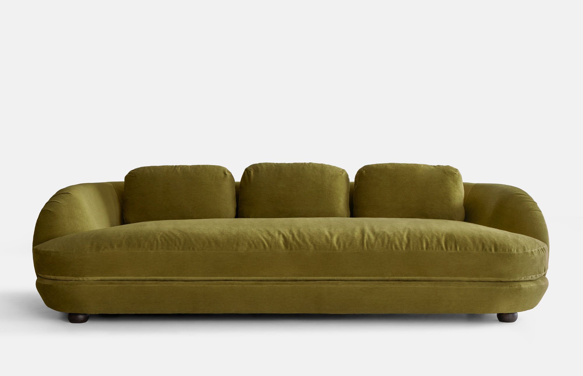 58210 5ecde13779 Mamma Sofa Cloud Velvet 31 Portrait