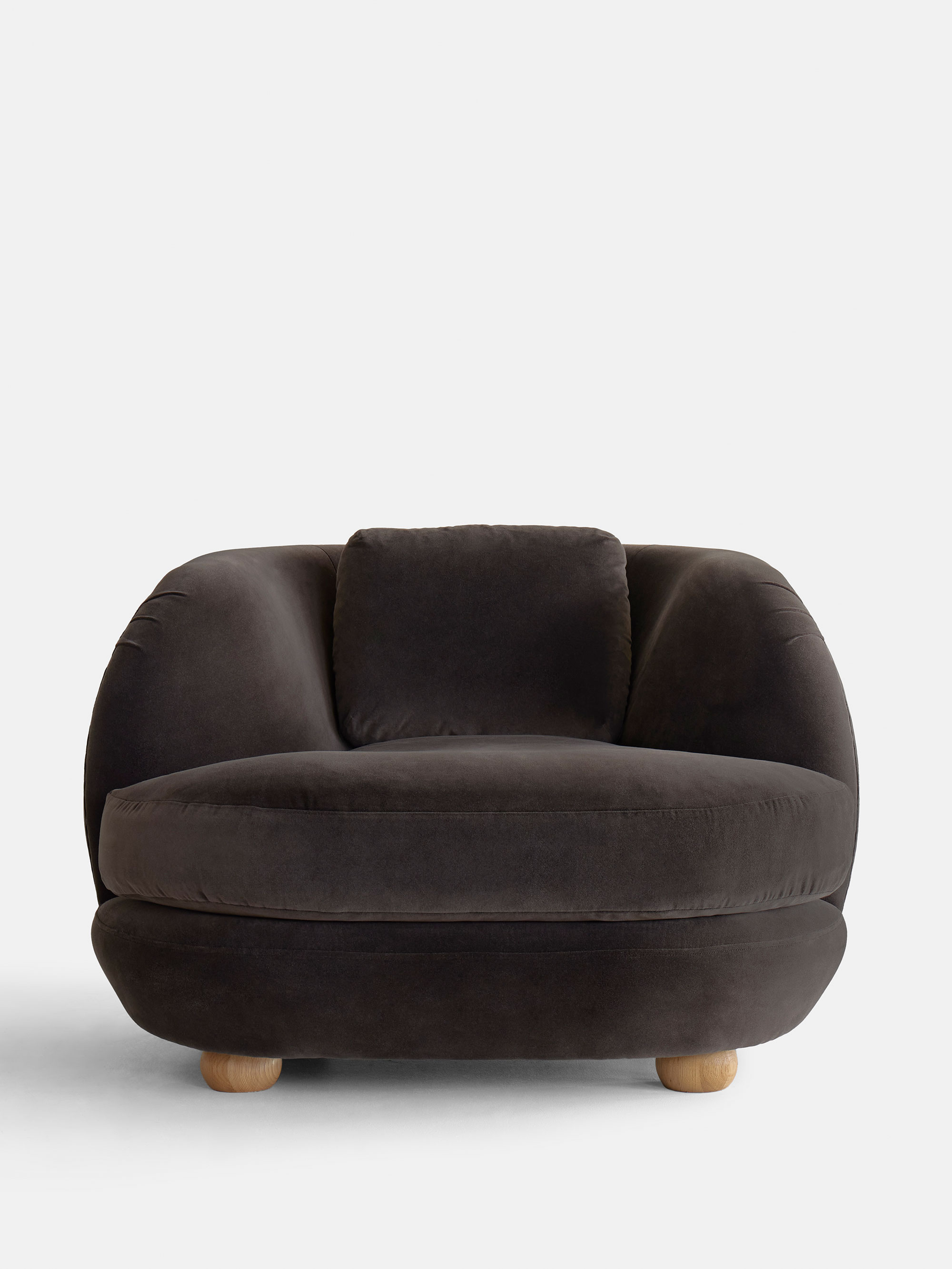 59413 2db489a5f7 Mamma Armchair Portrait