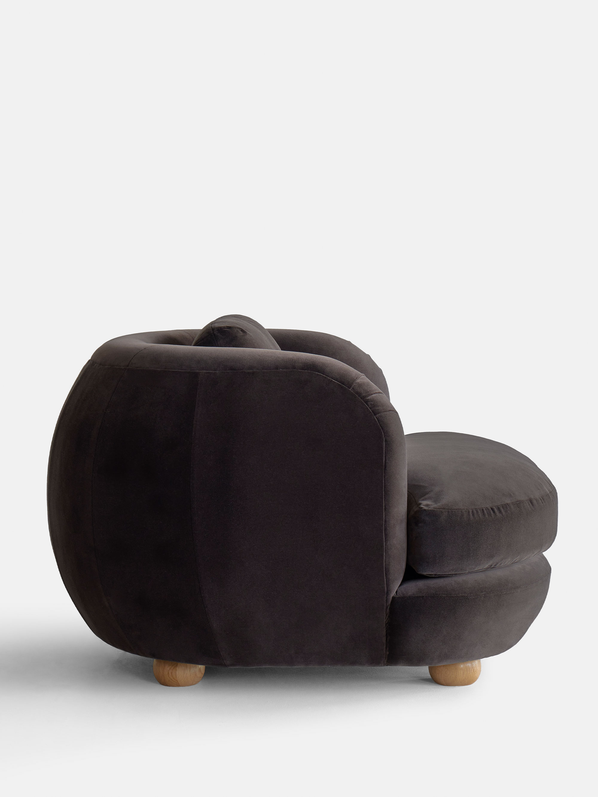 59456 A42b67b068 Mamma Armchair 3 Portrait