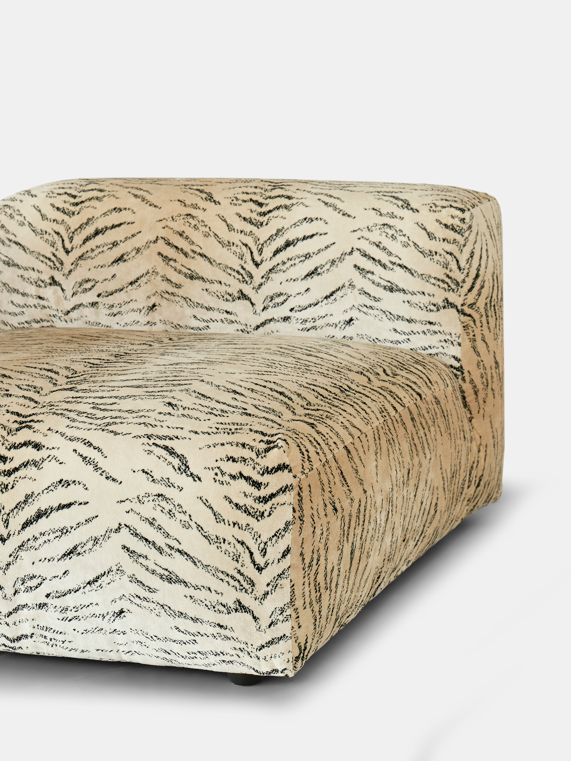 59703 8dceb26c8a 70s Sofa 2 Portrait