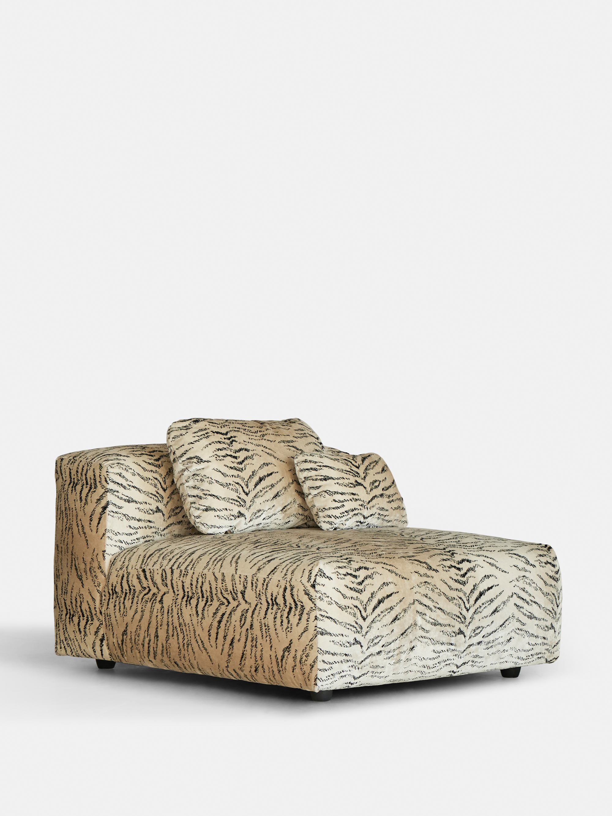 59703 9bbcd5da2f 70s Sofa 7 Portrait