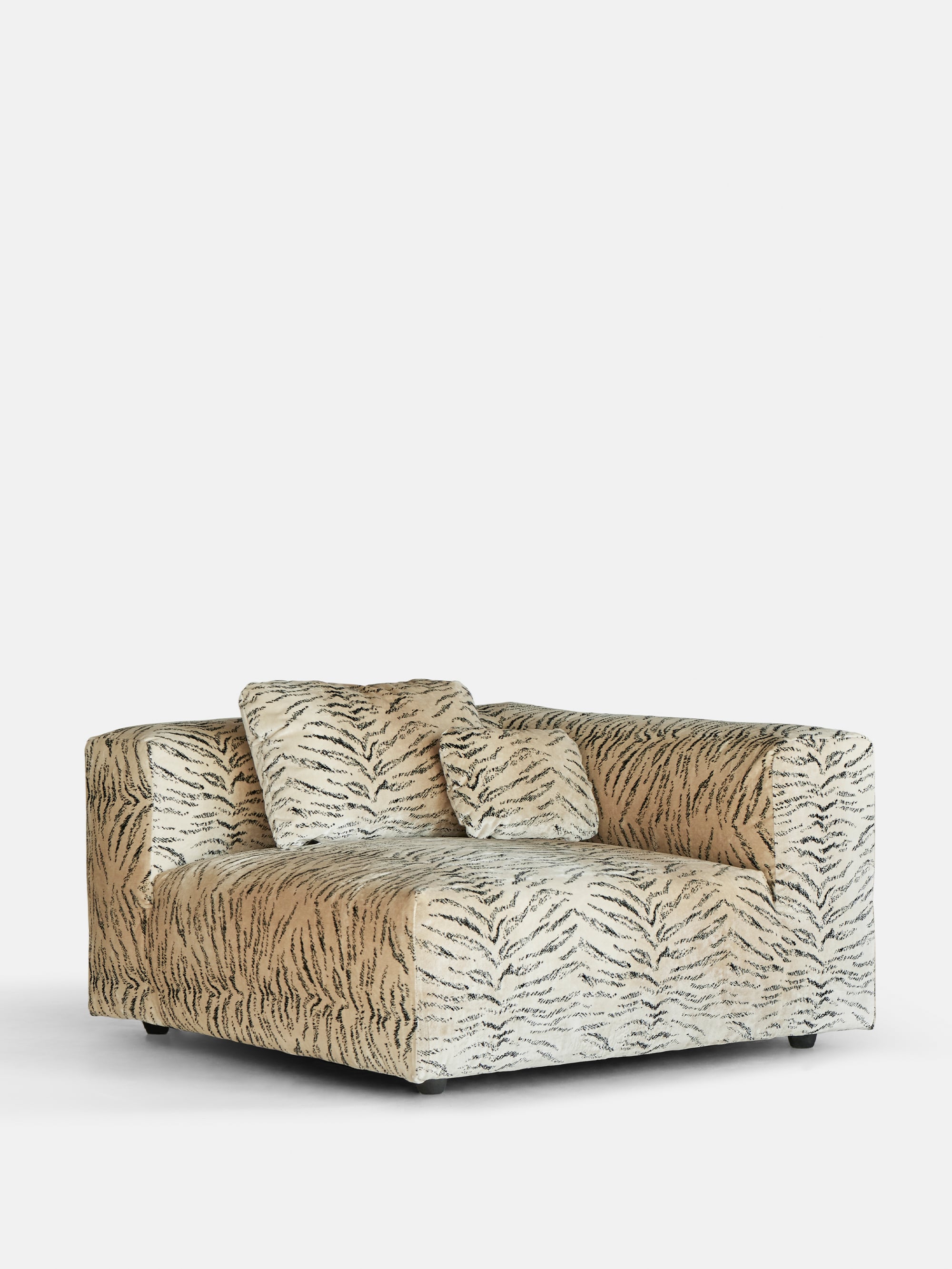 59886 4f43b7abe4 70s Sofa 5 Portrait