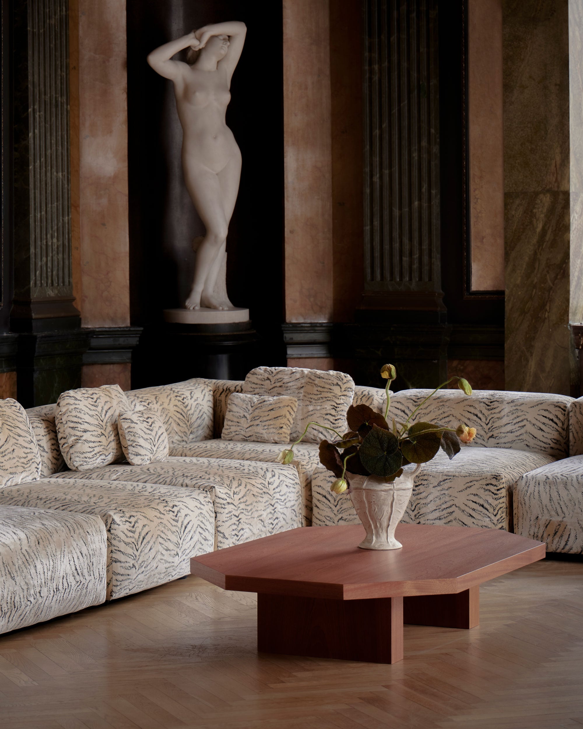 59887 845d88b1fe Palazzo Sofa Table Portrait